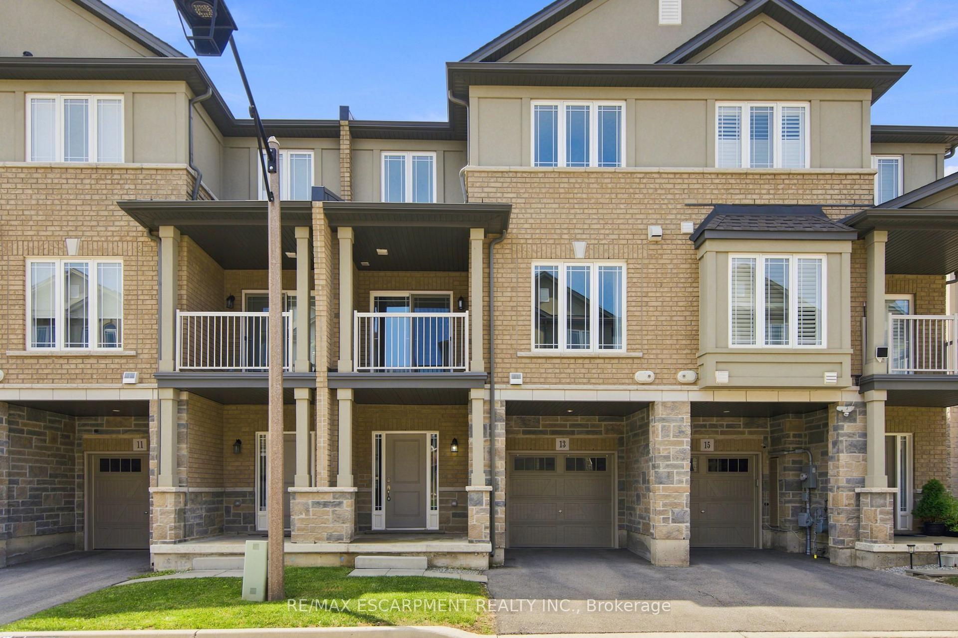 13 Aqua Lane, Hamilton — Townhouse for sale, photo 1