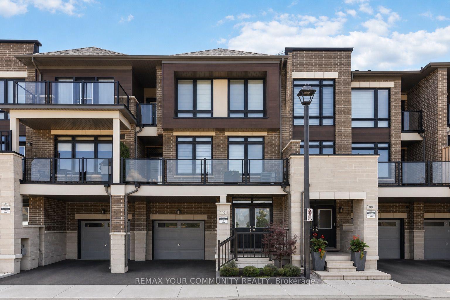 92 Holyrood Crescent, Vaughan — Townhouse for sale, photo 1