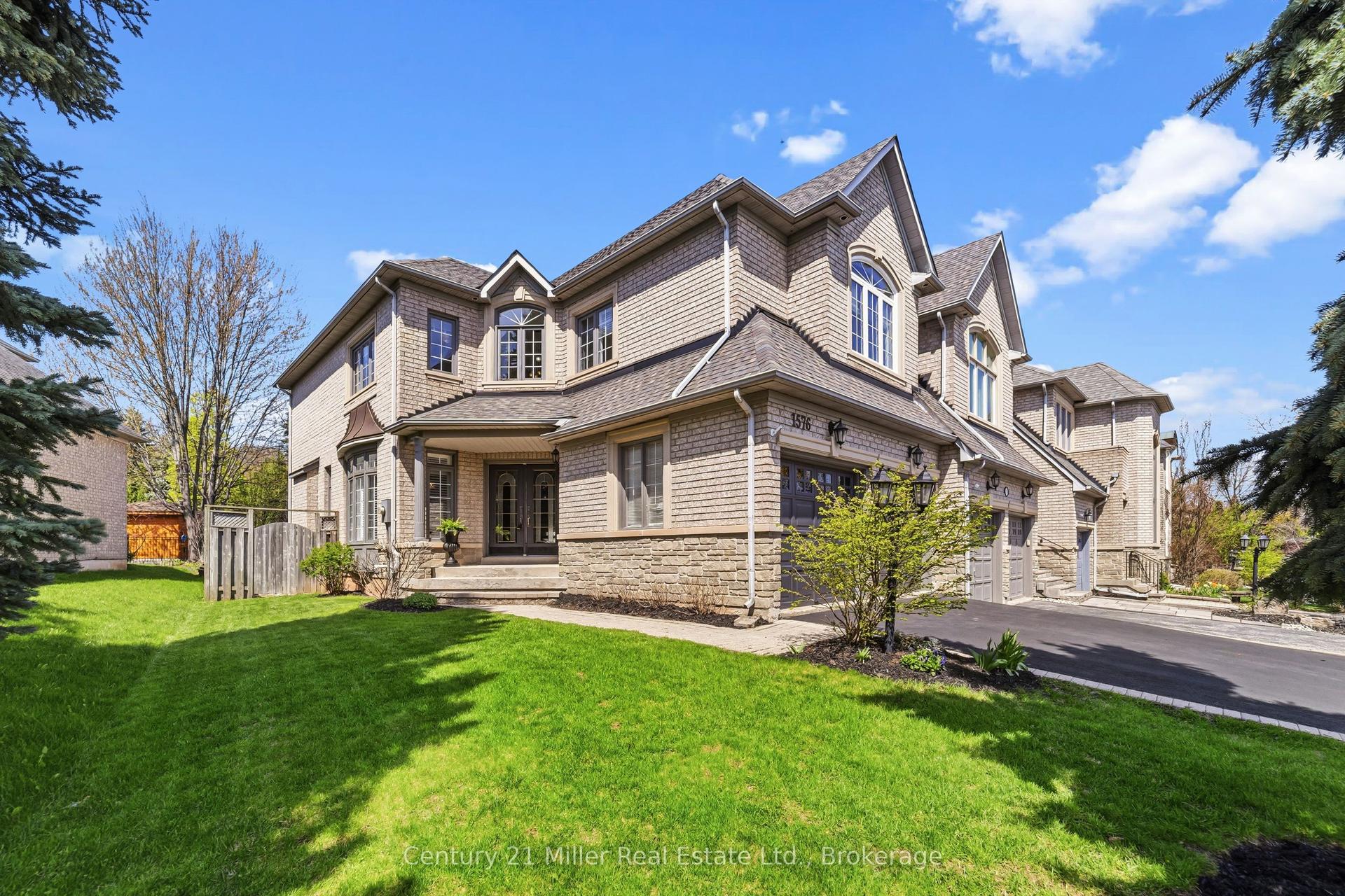 1576 Bayshire Drive — photo 1