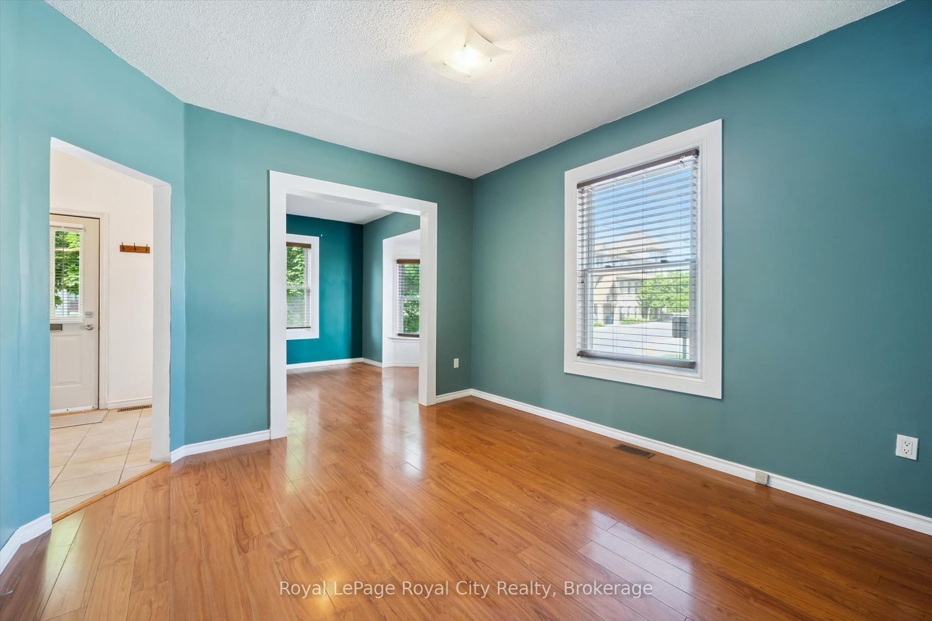 90 Neeve Street, Guelph — Townhouse for sale, photo 1