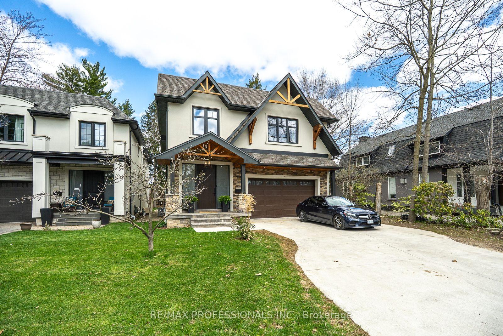 1039 Lorne Park Road — photo 1