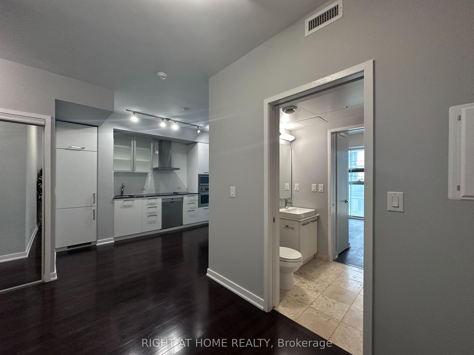 12 YORK Street 509 #509, Toronto — Condo for sale, photo 1