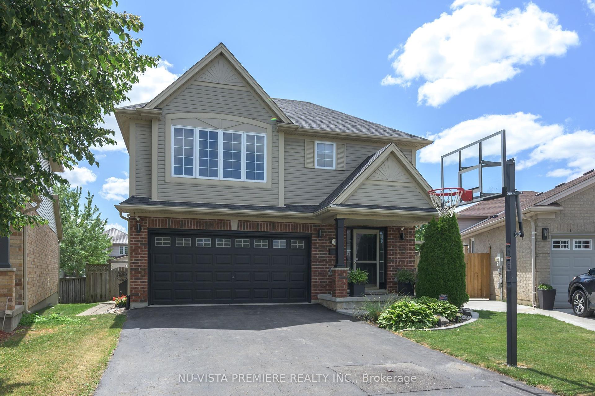 1582 Chelton Place, London South — Detached for sale, photo 1