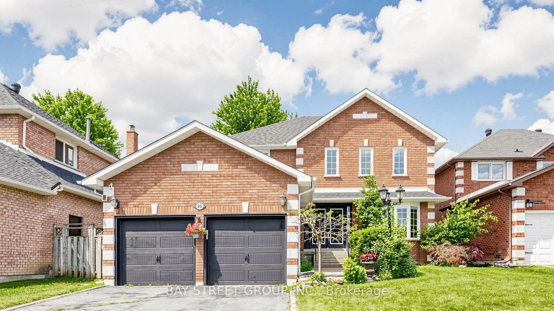 26 Kew Gardens, Richmond Hill — Detached for sale, photo 1