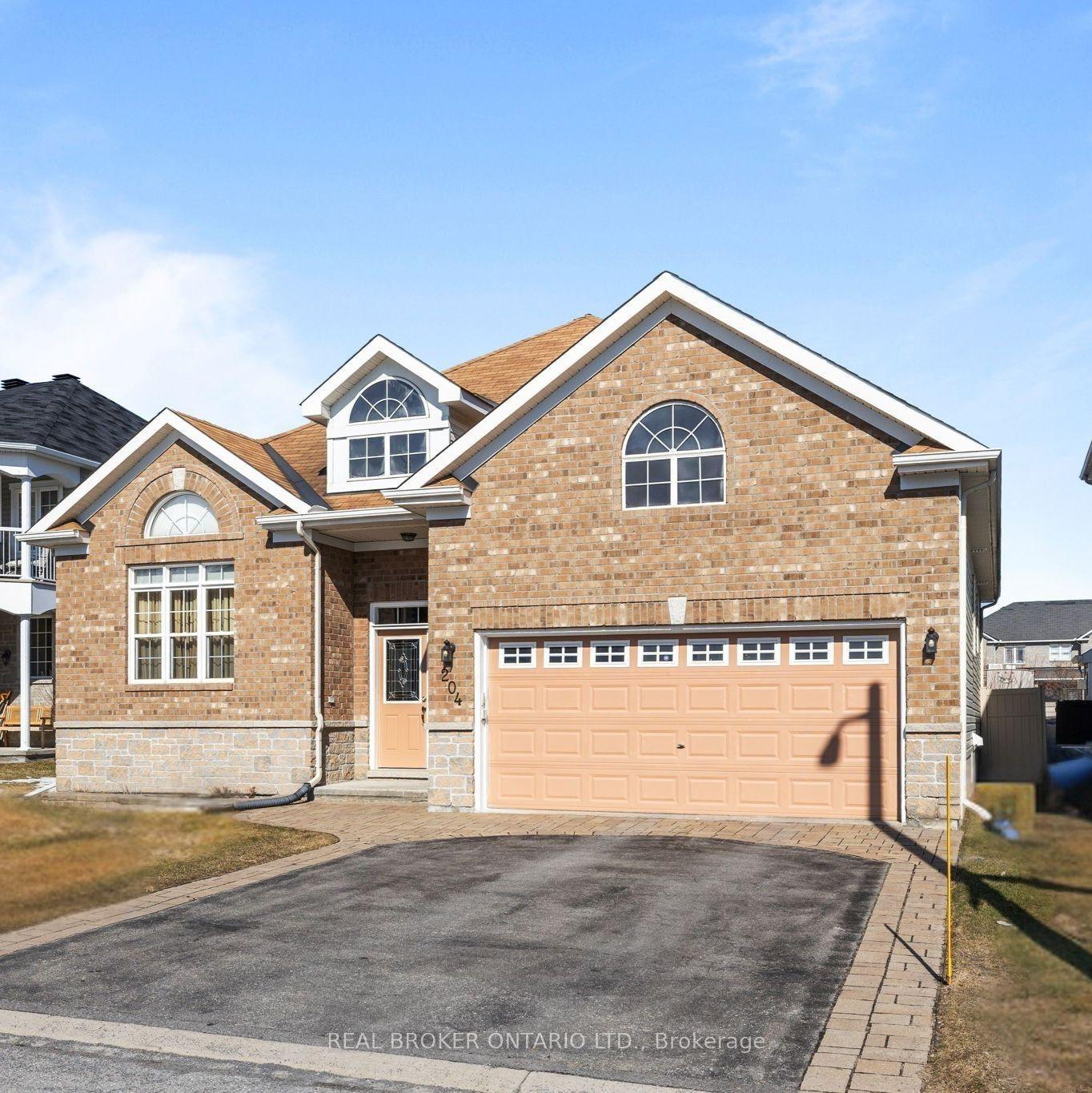204 Hillpark High Street — photo 1