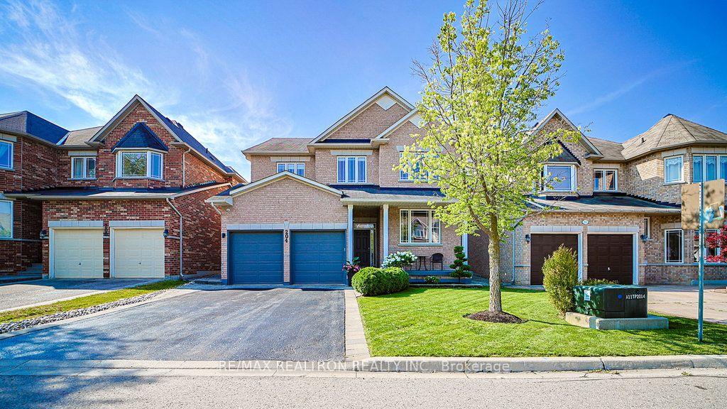 204 Ivy Jay Crescent — photo 1