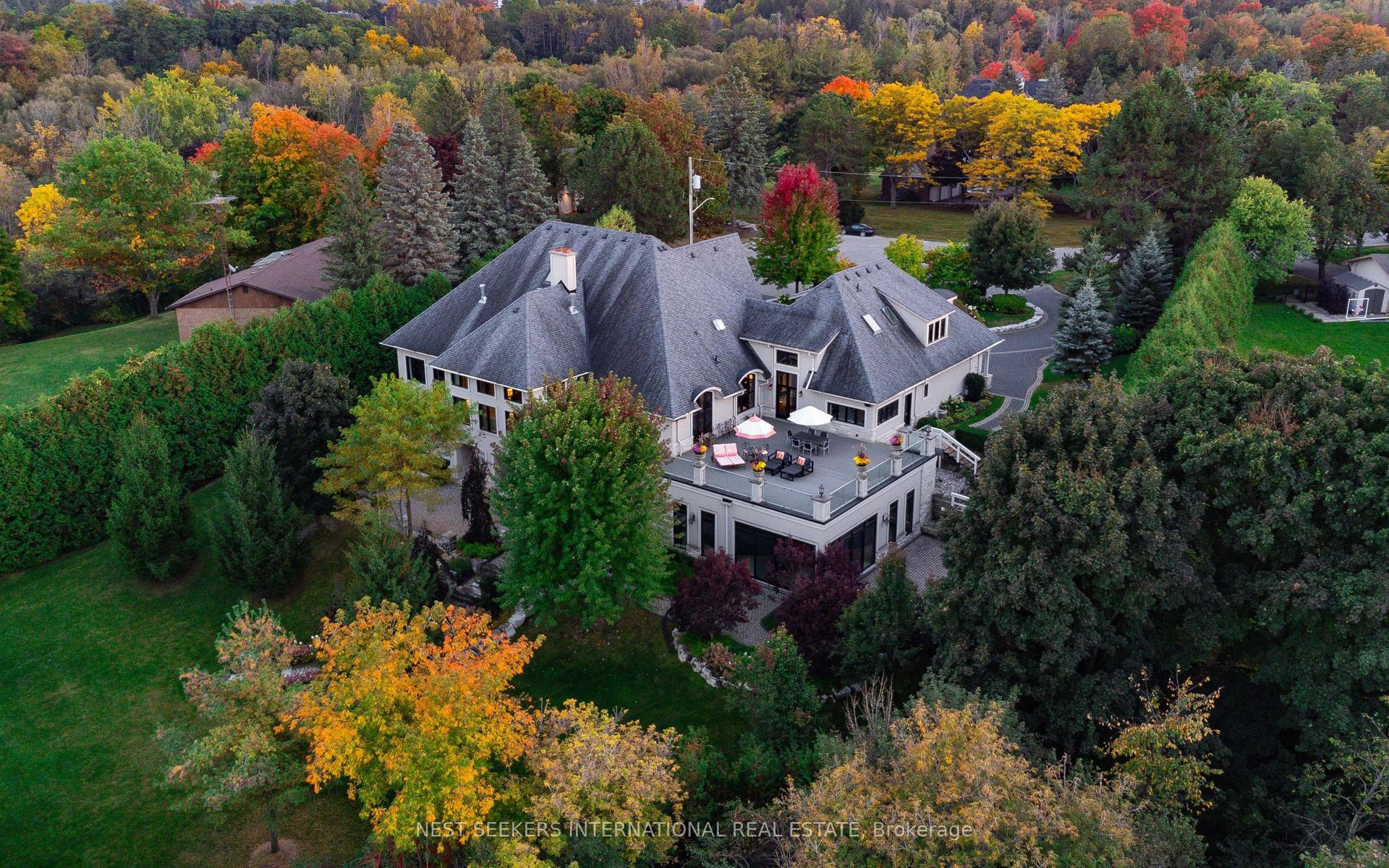 111 Manitou Drive, King — Detached for sale, photo 1