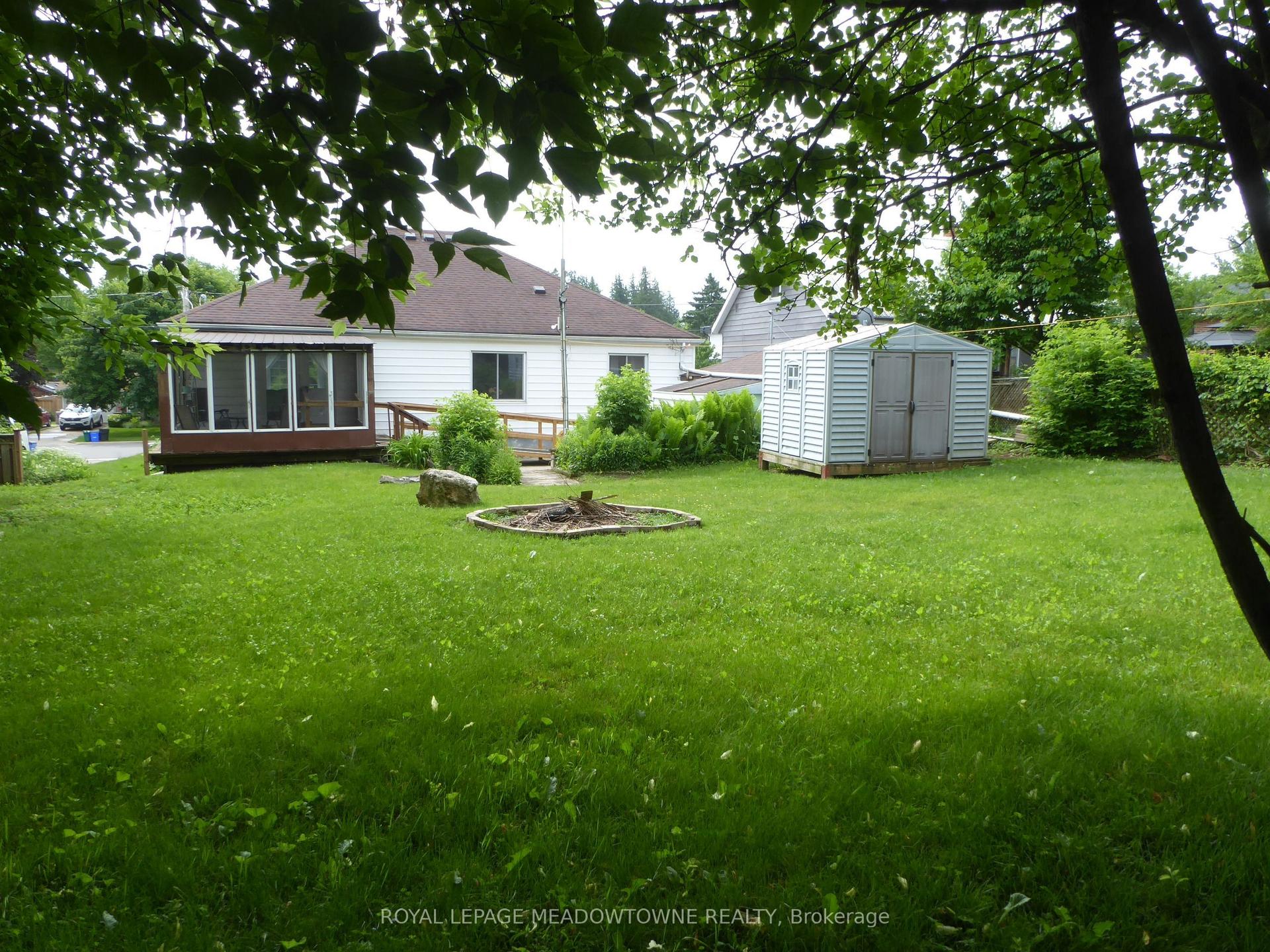 43 Cobblehill Road — photo 1