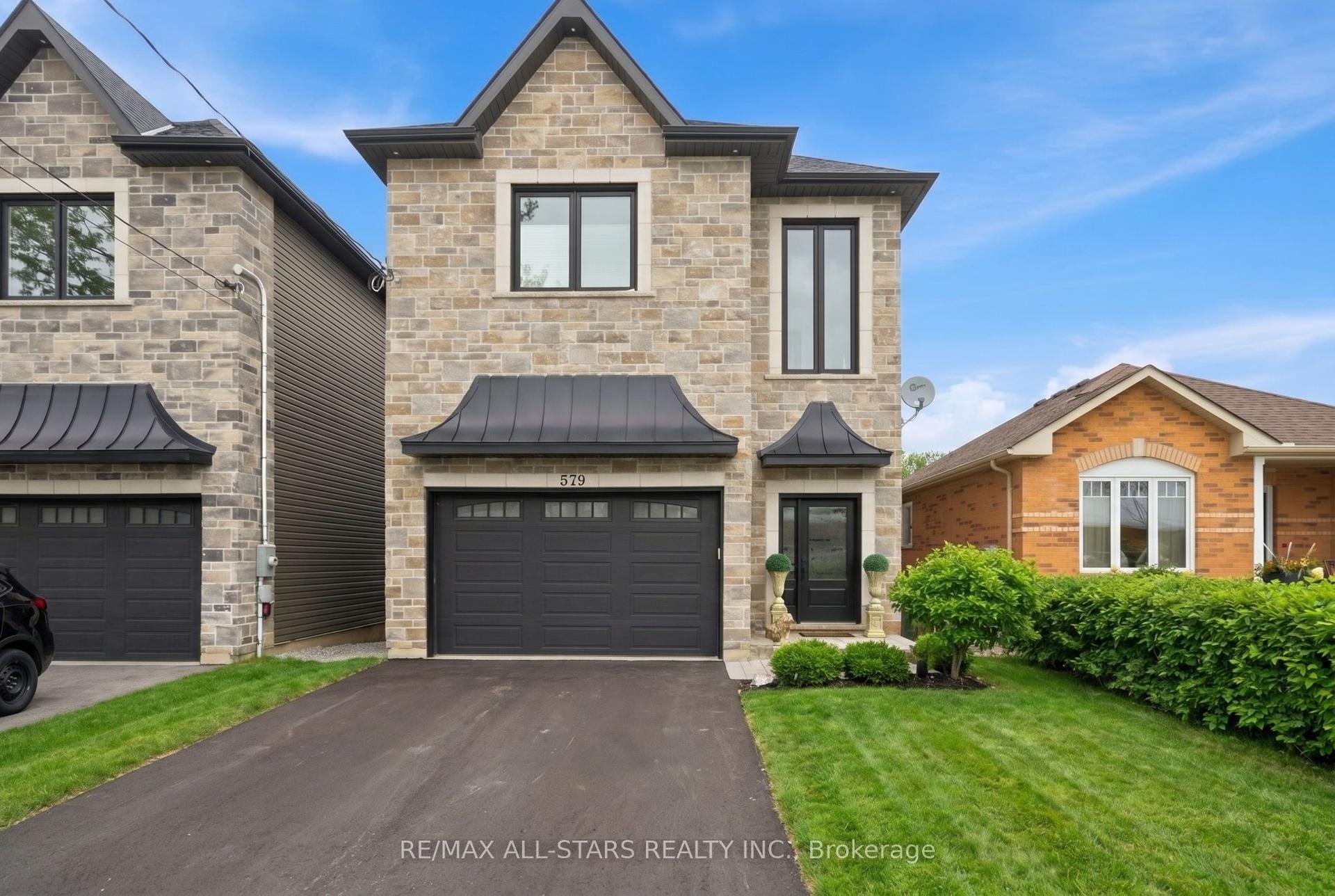 579 Victoria Street — photo 1