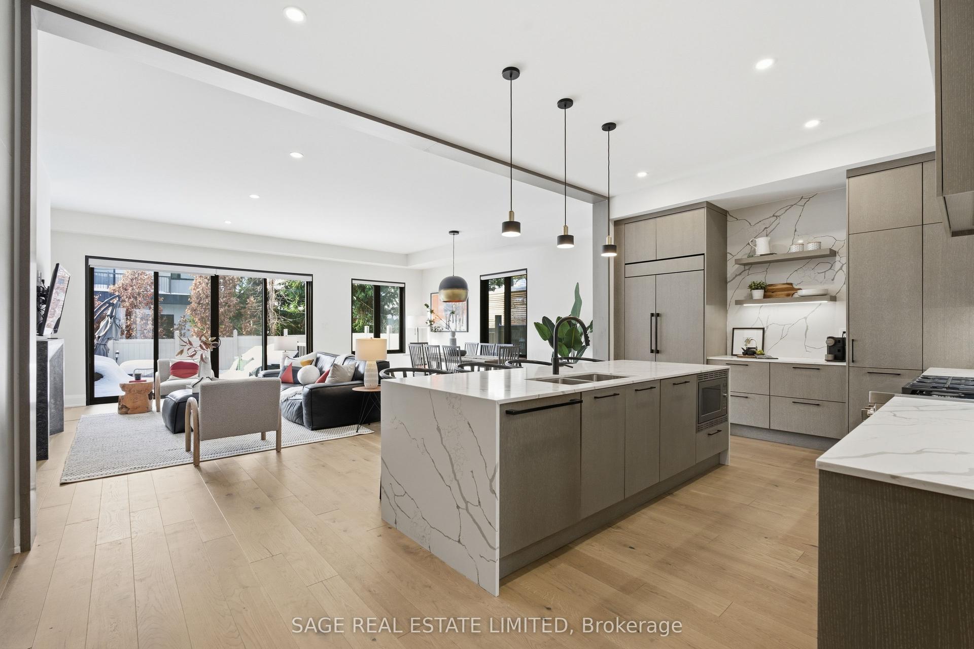 10 Brant Avenue — photo 1