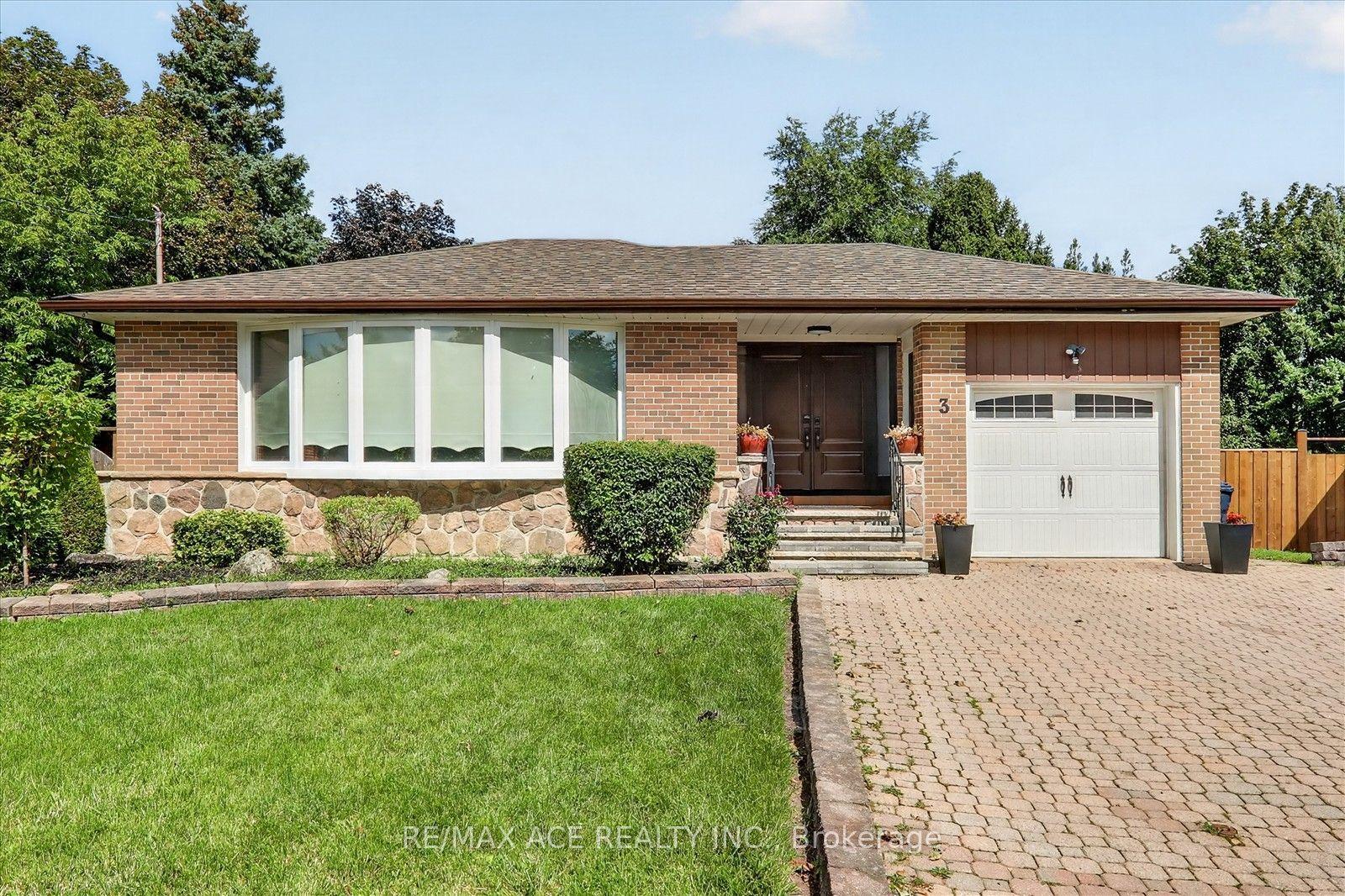 3 Pipestone Place, Toronto — Detached for sale, photo 1