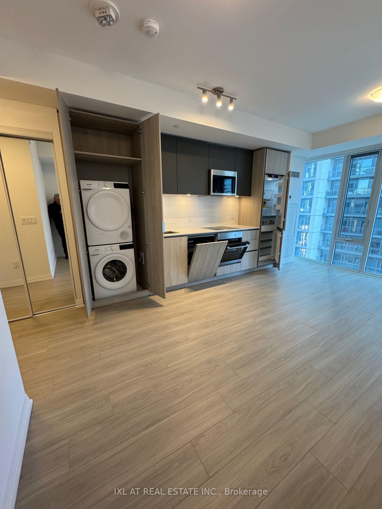 8 Widmer Street 1708 #1708, Toronto — Condo for lease, photo 1