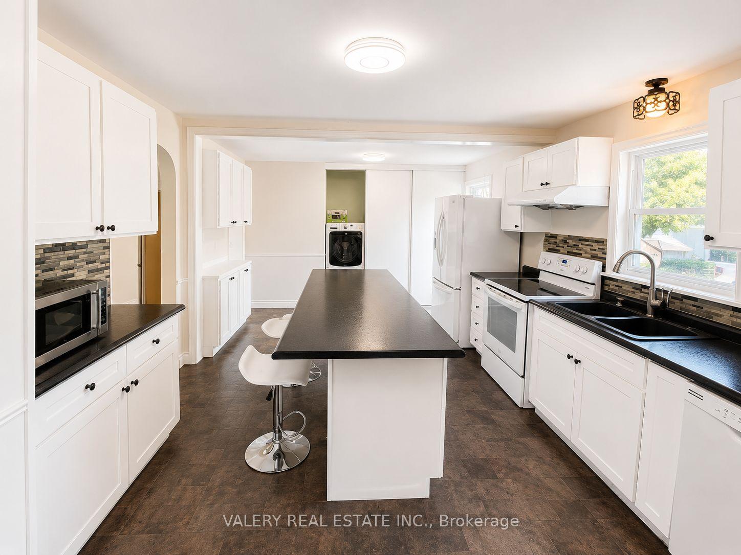 374 Edmonton Street Main #Main — photo 1