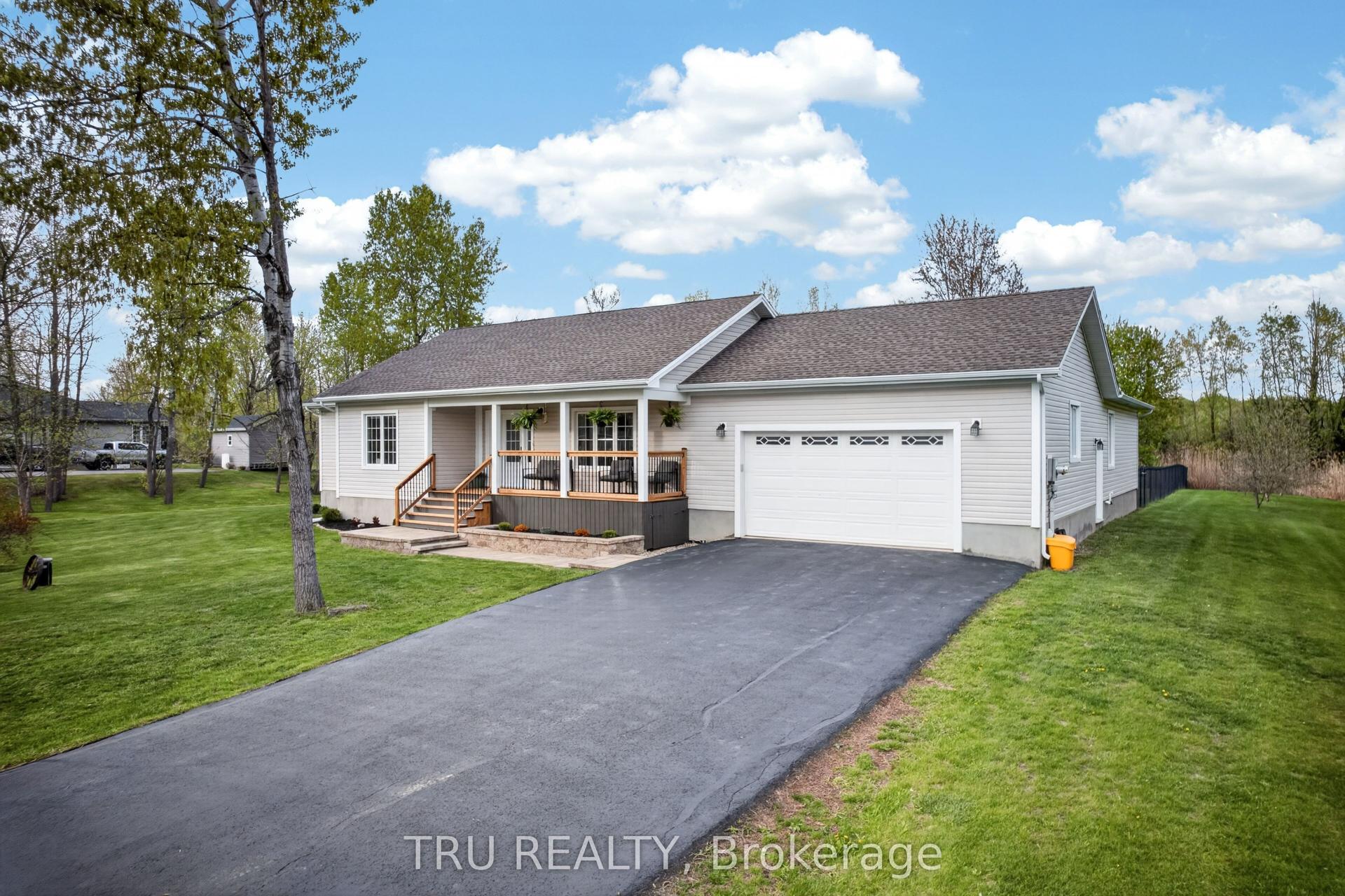 52 Kimberly Avenue — photo 1