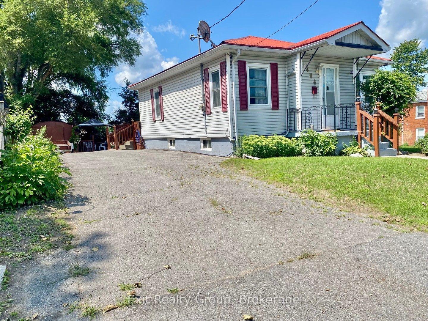 404 Bleecker Avenue, Belleville — Detached for sale, photo 1