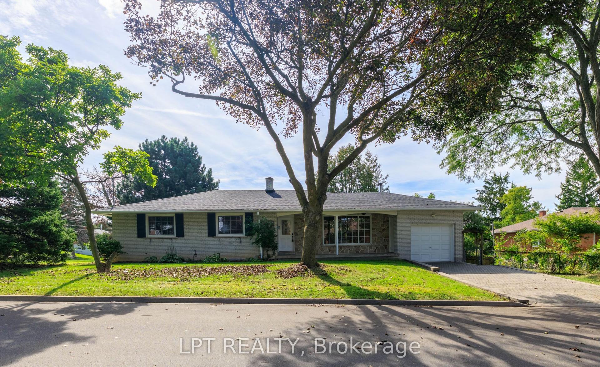 67 Woodthorpe Road, Toronto — Detached for lease, photo 1