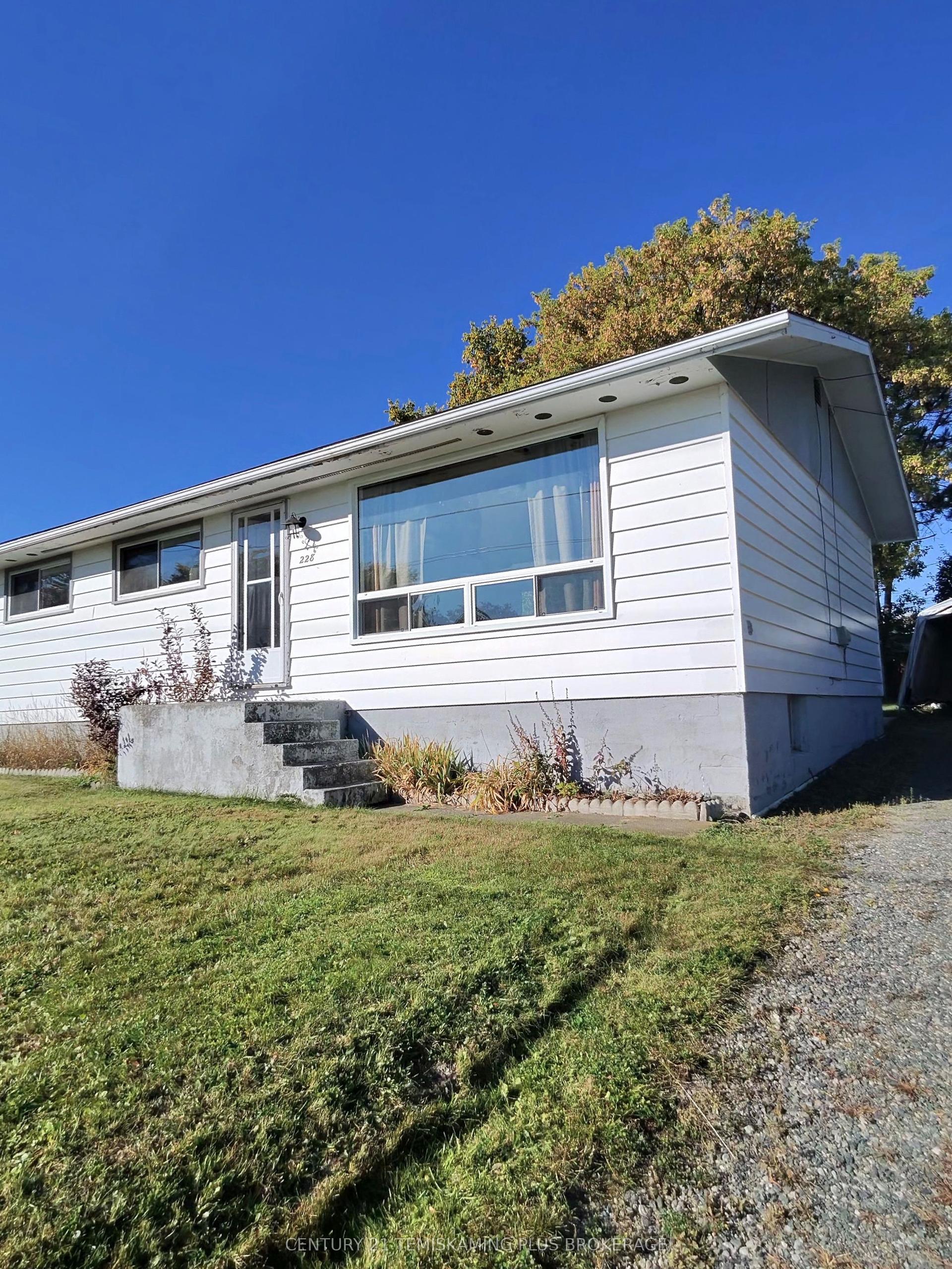 228 Meridian Avenue, Temiskaming Shores — Detached for sale, photo 1