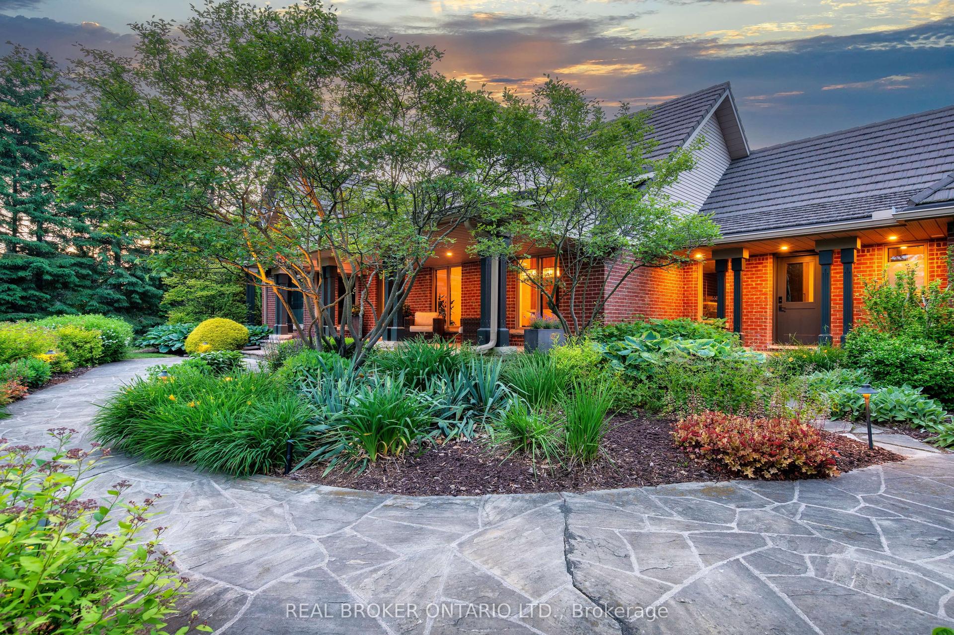 18 Fox Run Drive — photo 1