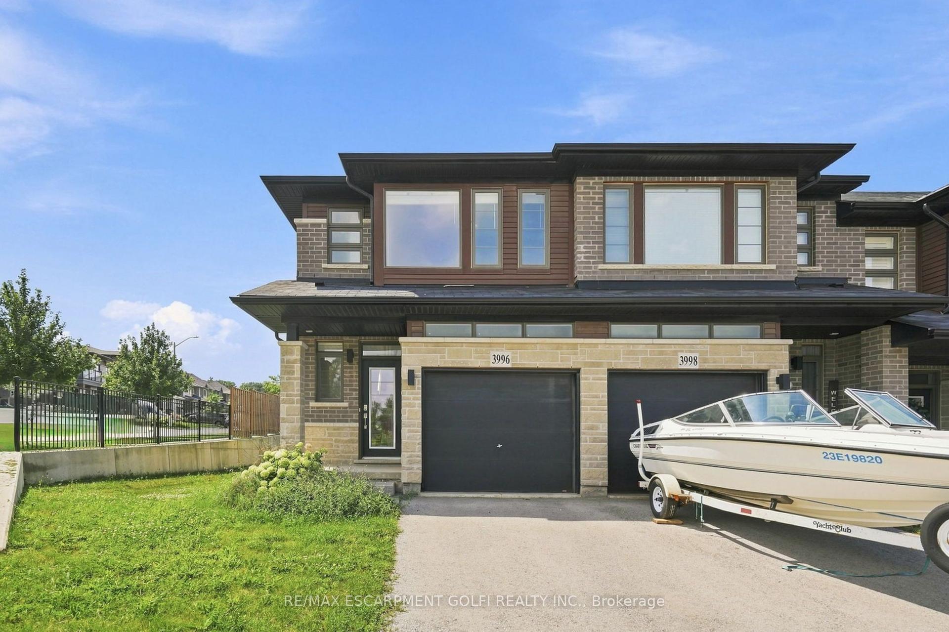 3996 CROWN Street, Lincoln — Townhouse for sale, photo 1