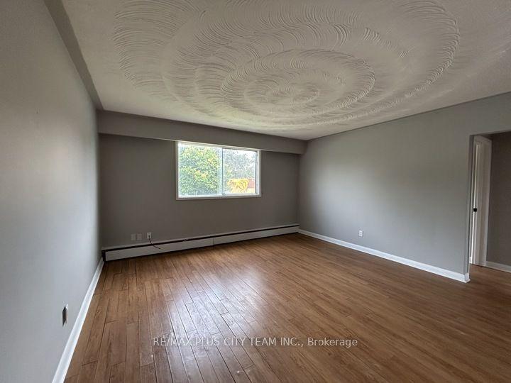 164 Westmount Street #02 ##02, Oshawa — Multiplex for lease, photo 1