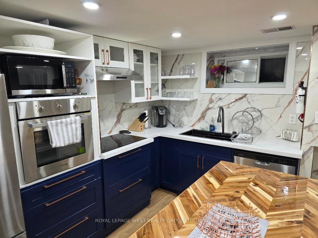 19 Barnes Crescent LOWER LEVEL #LOWER LEVEL, Toronto — Detached for lease, photo 1