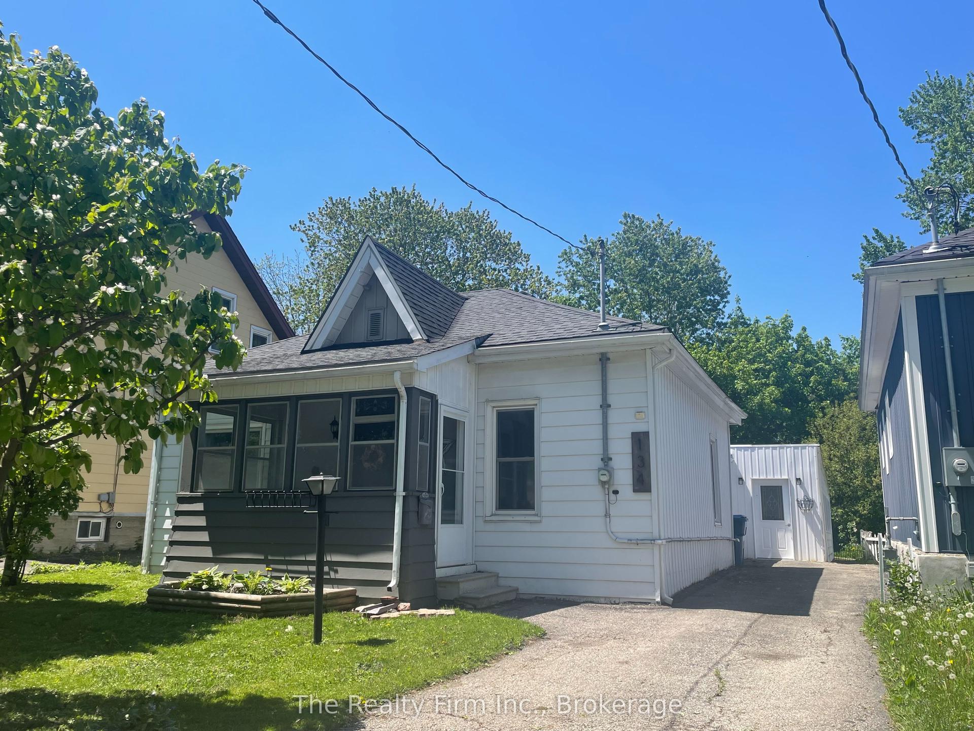 134 Well Street — photo 1