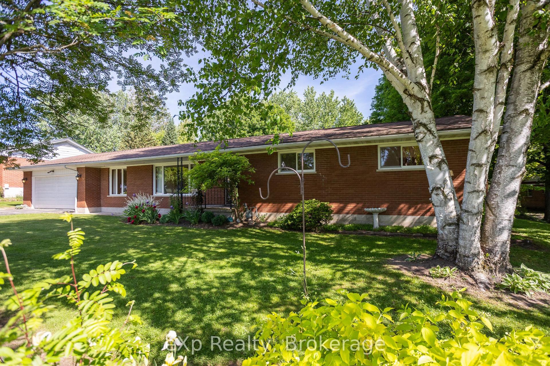 823015 Massie Road, Chatsworth — Detached for sale, photo 1