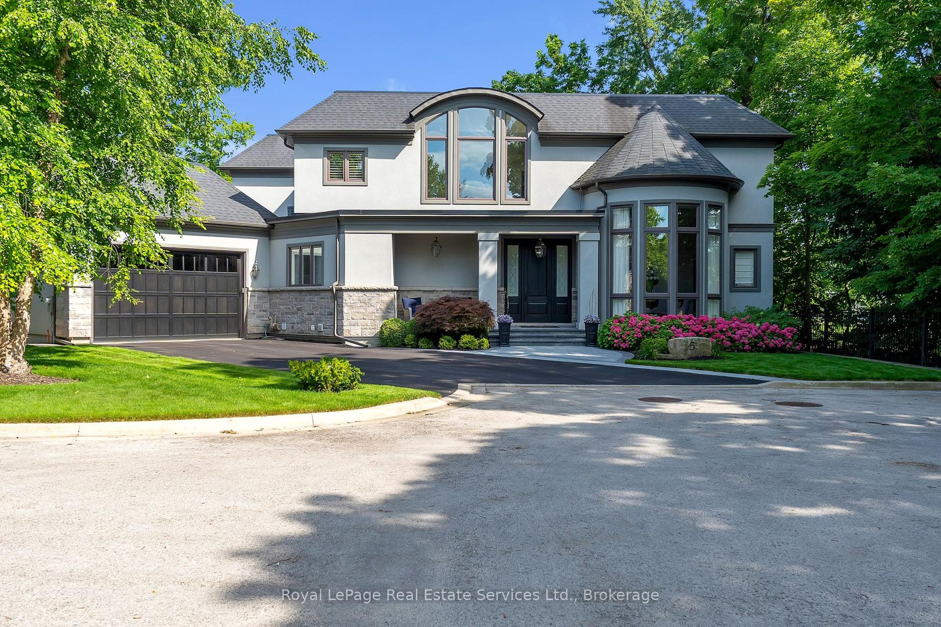 456 Lakeshore Road W 5 #5 — photo 1