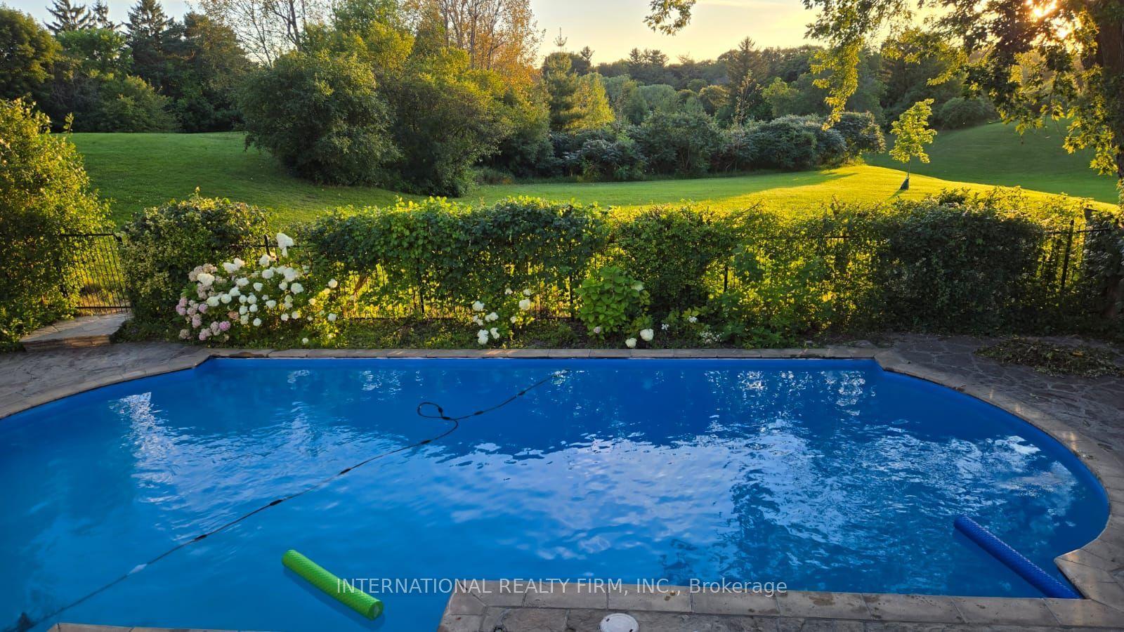 6 Penwood Crescent, Toronto — Detached for sale, photo 1
