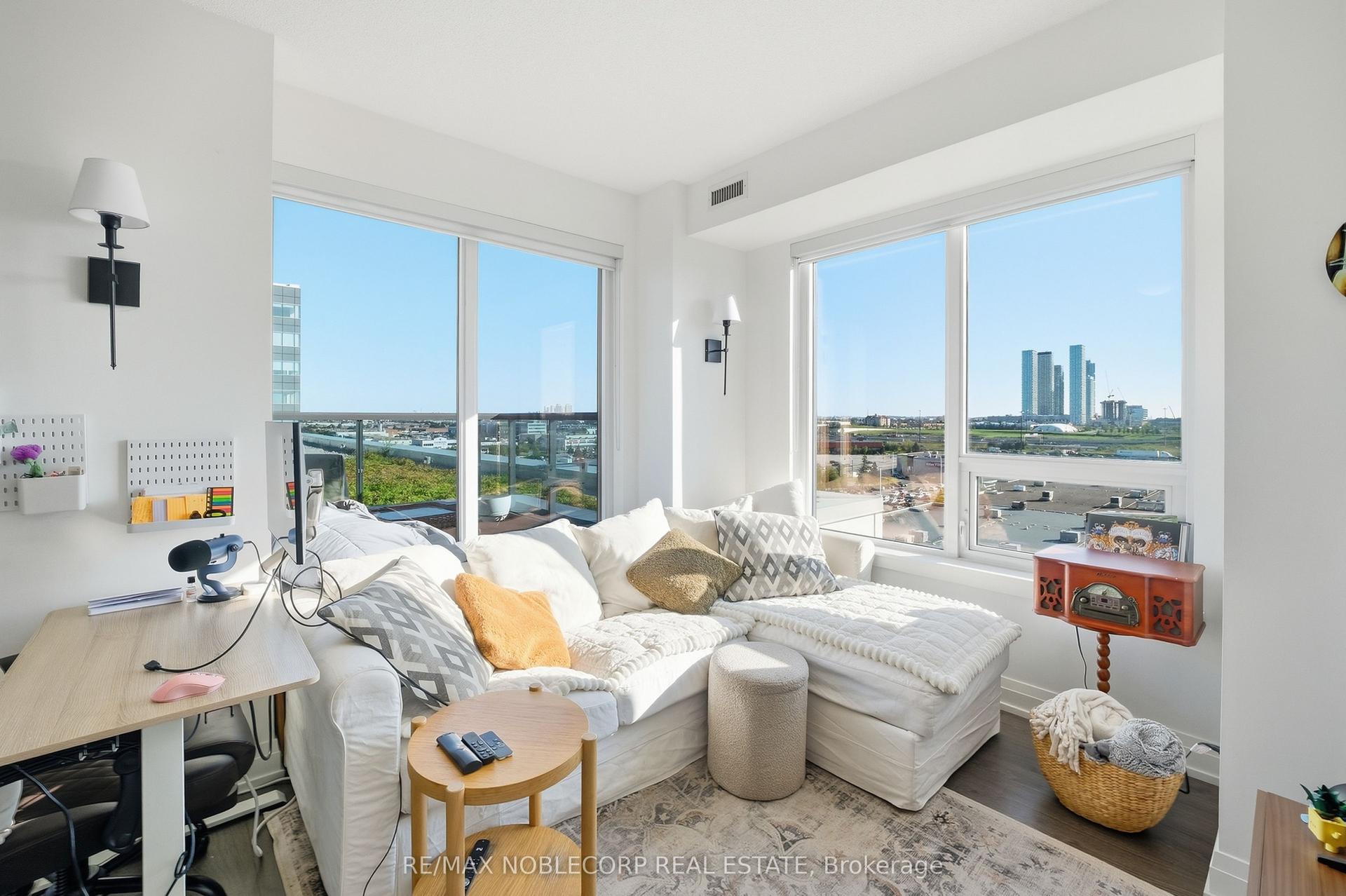 3600 Highway 7 Road 805 #805, Vaughan — Condo for lease, photo 1