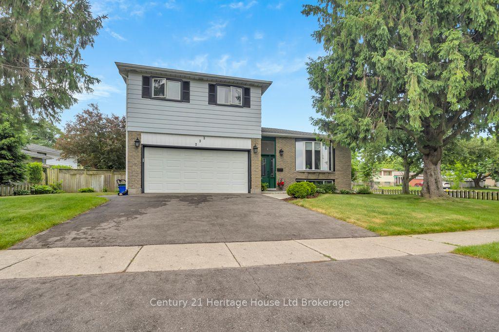 233 Diefenbaker Drive — photo 1
