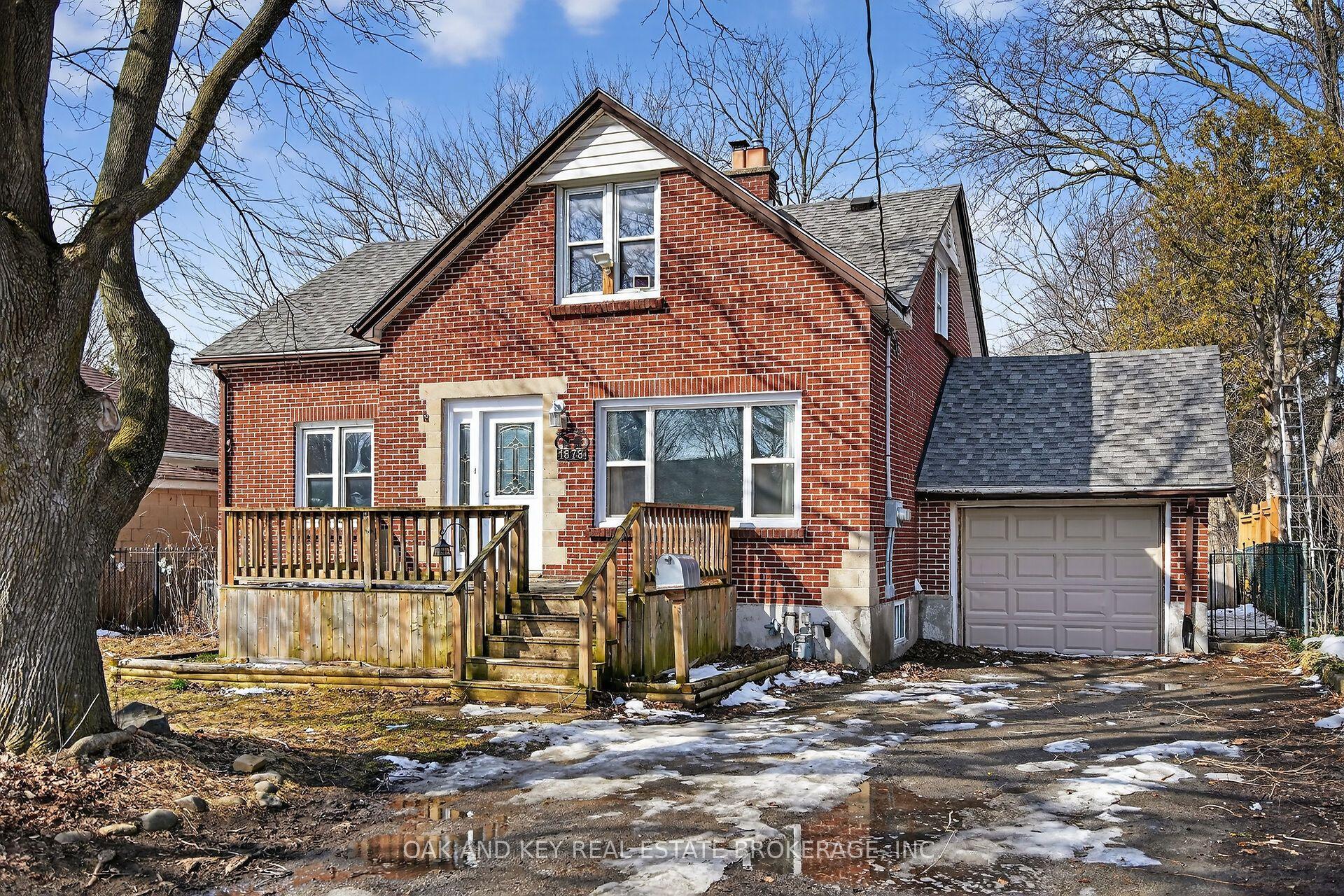 1878 Churchill Avenue — photo 1