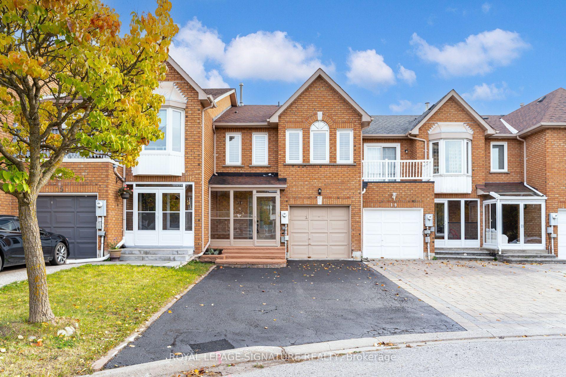 17 Thames Court, Richmond Hill — Townhouse for sale, photo 1