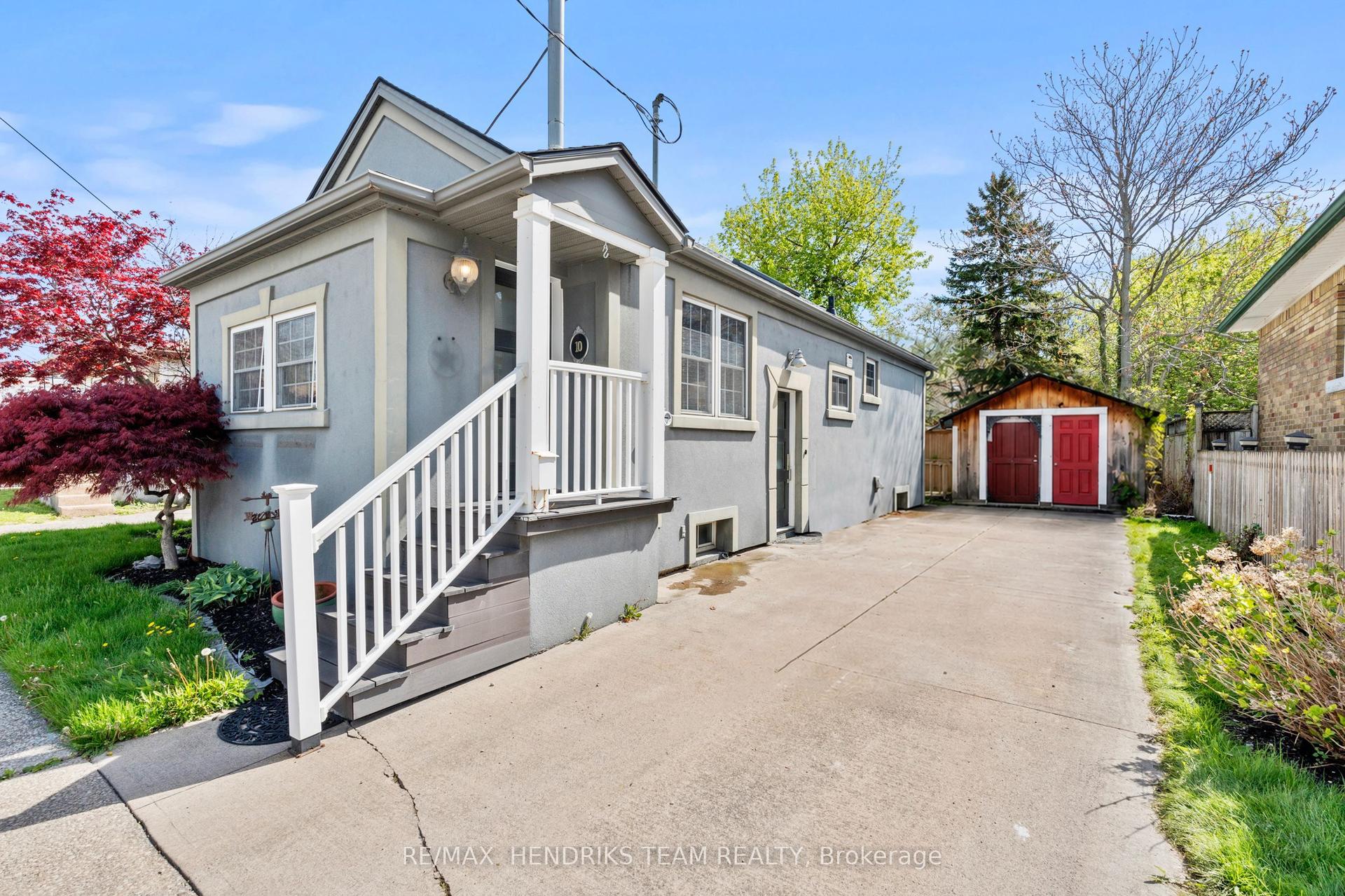 10 Peachdale Avenue — photo 1
