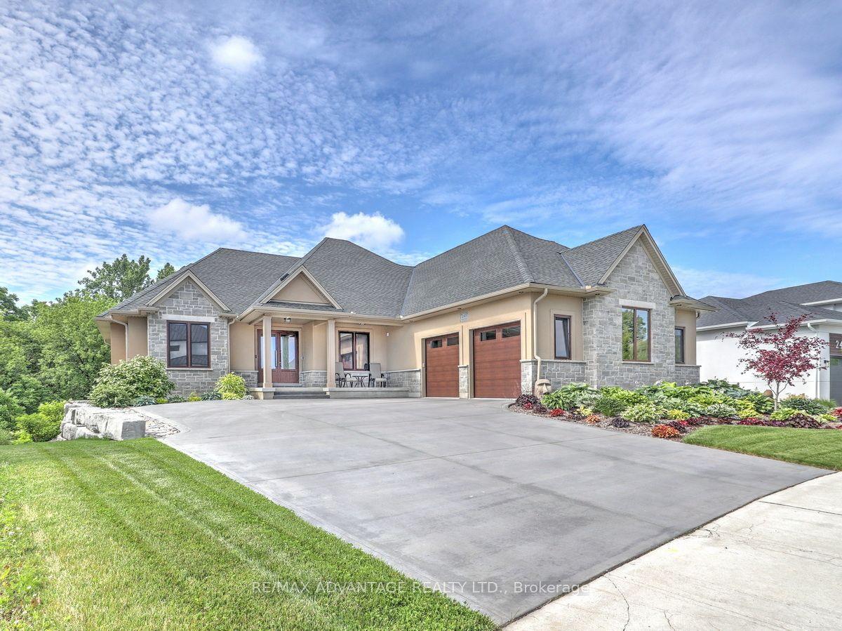 240 Edgewater Boulevard, Middlesex Centre — Detached for sale, photo 1