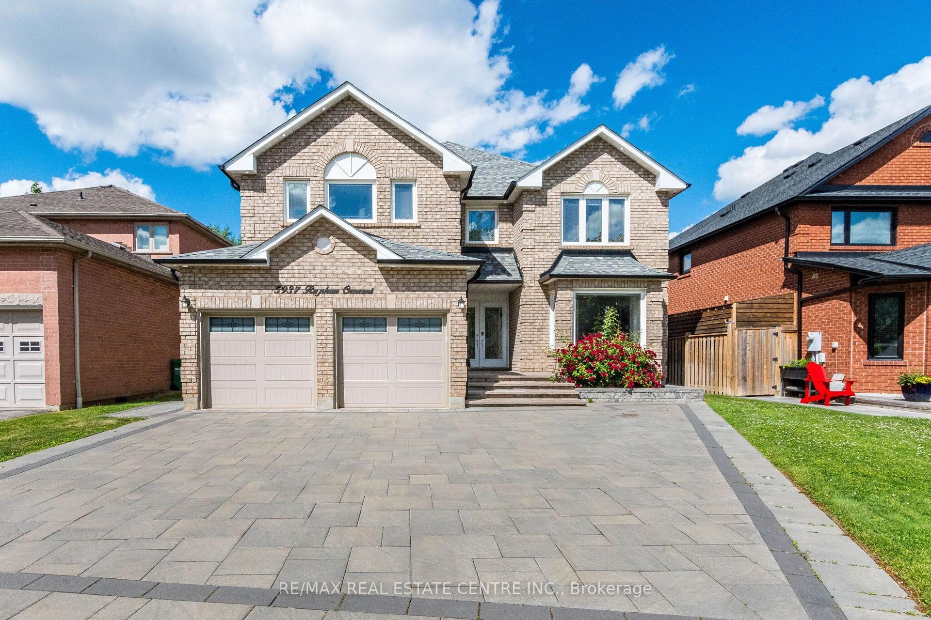 5937 Rayshaw Crescent — photo 1