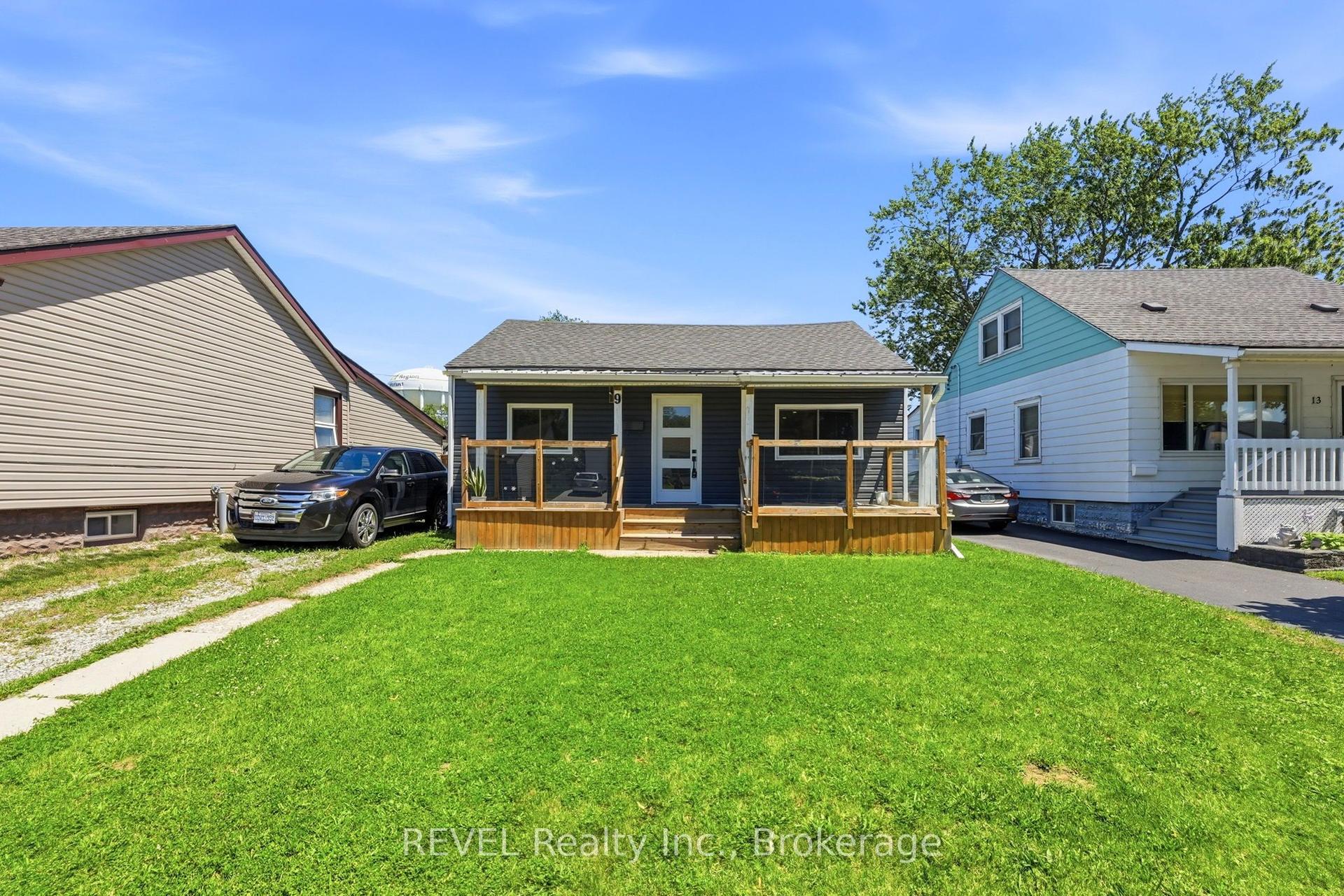 9 McNaughton Road — photo 1
