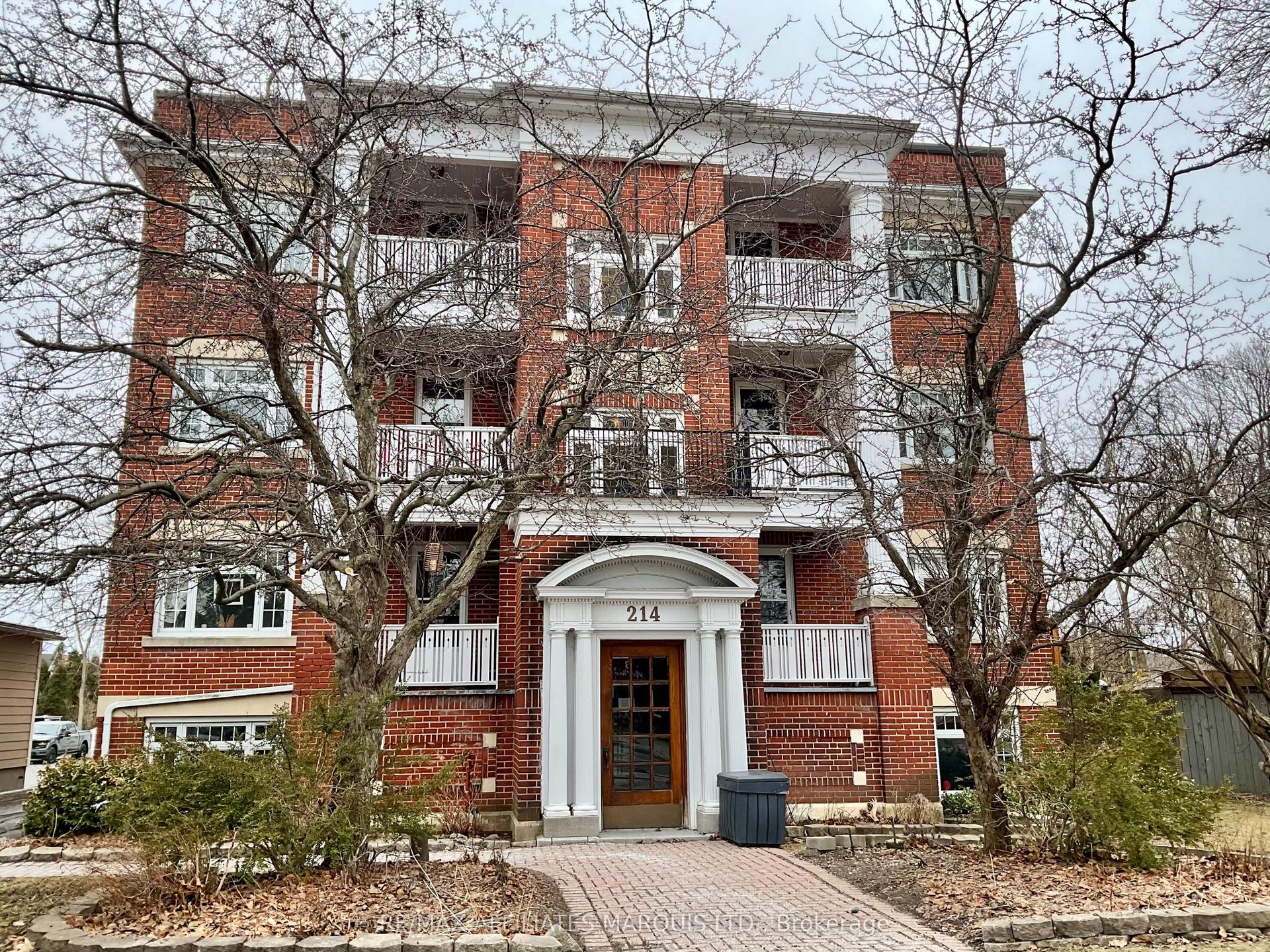 214 Second Street W — photo 1