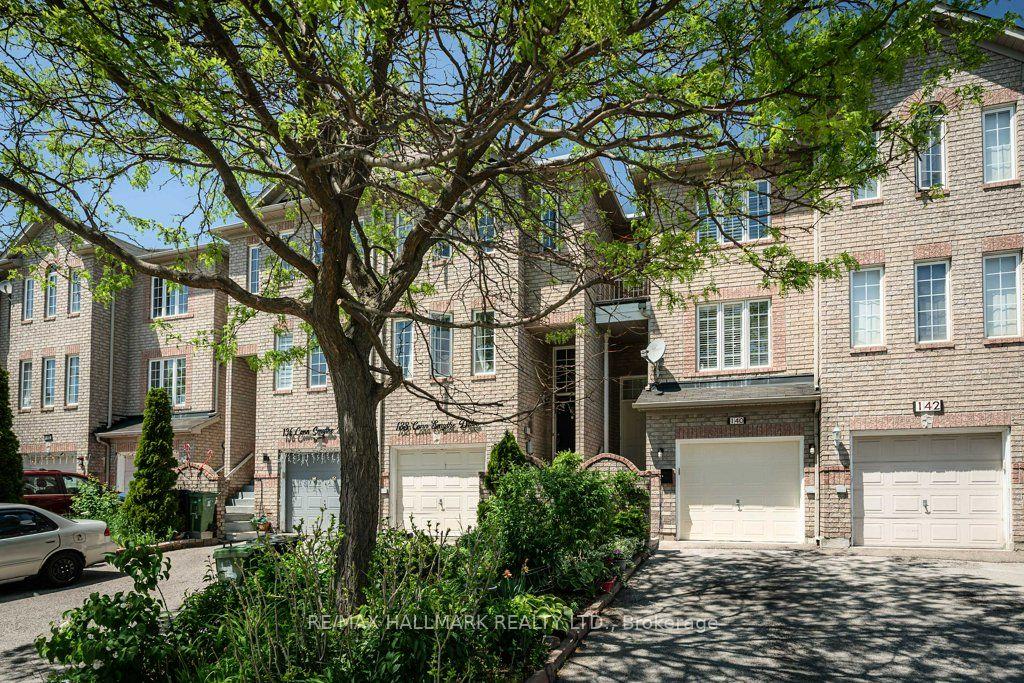 140 Conn Smythe Drive — photo 1