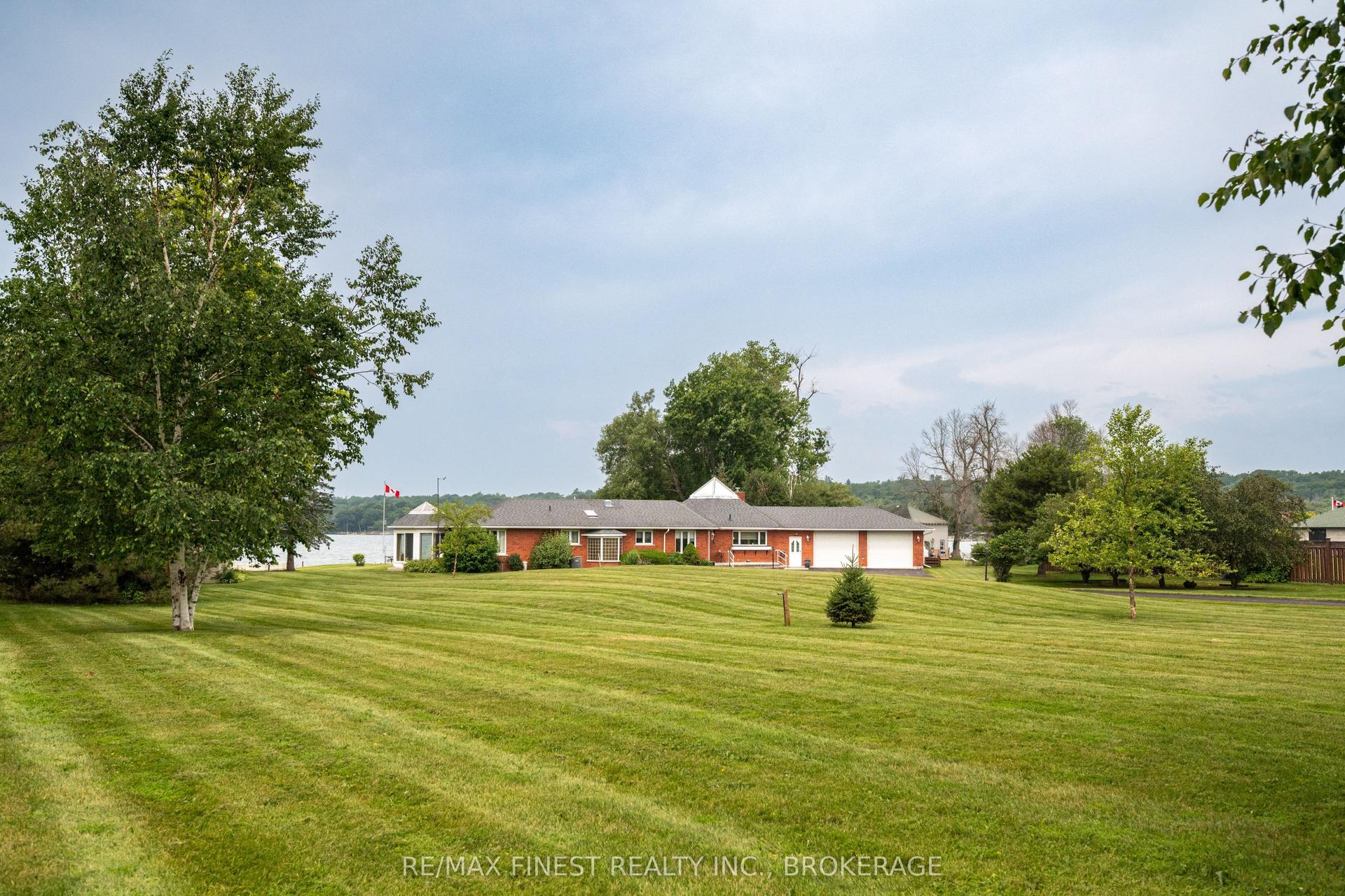 32 Howe Island Drive, Frontenac Islands — Detached for sale, photo 1
