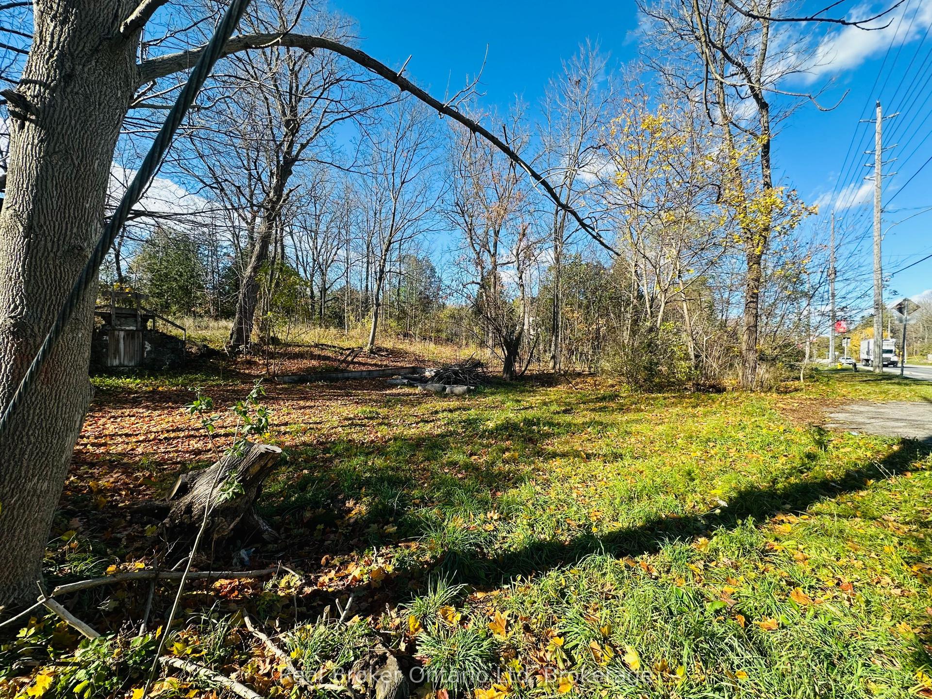 285 Main Street S — photo 1