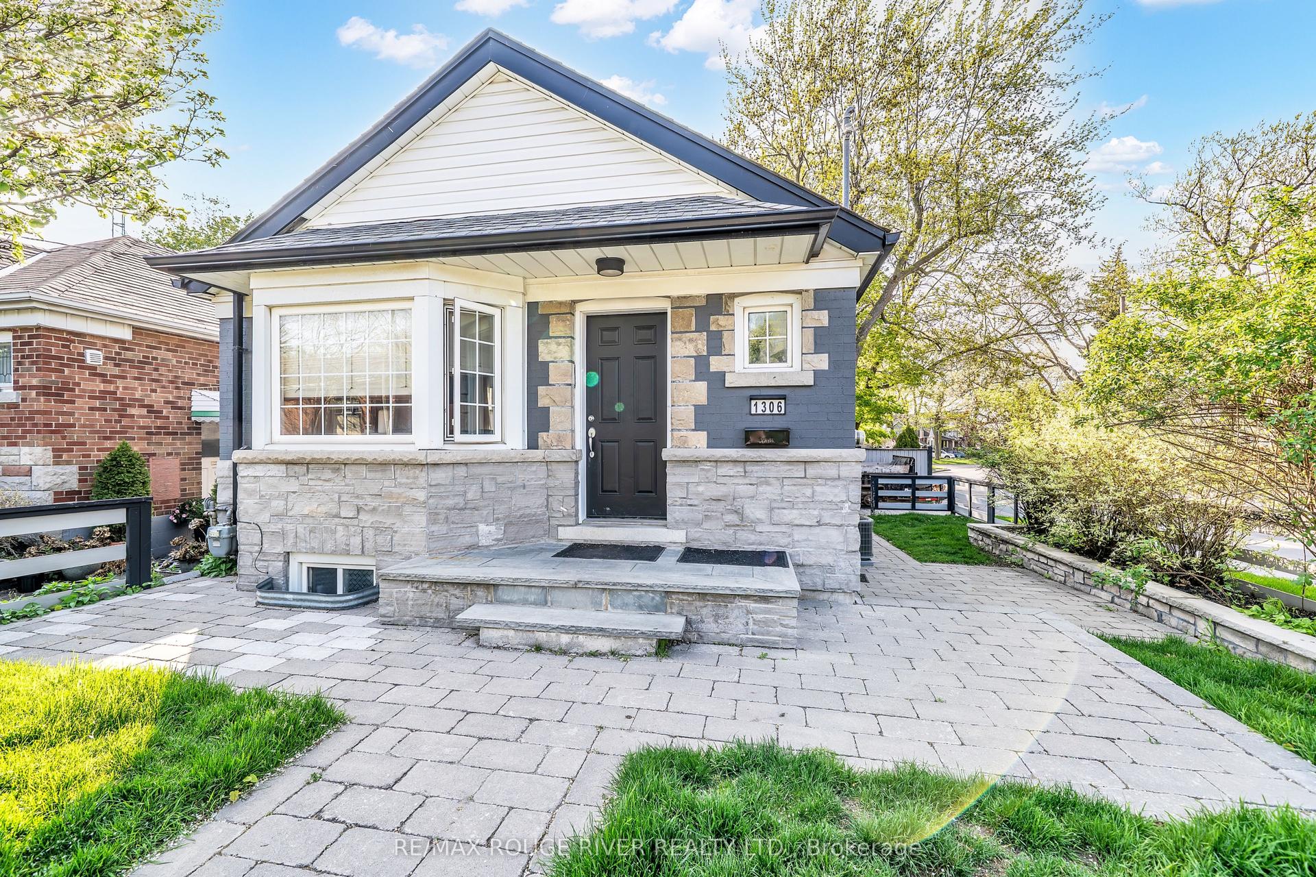 1306 Kingston Road — photo 1