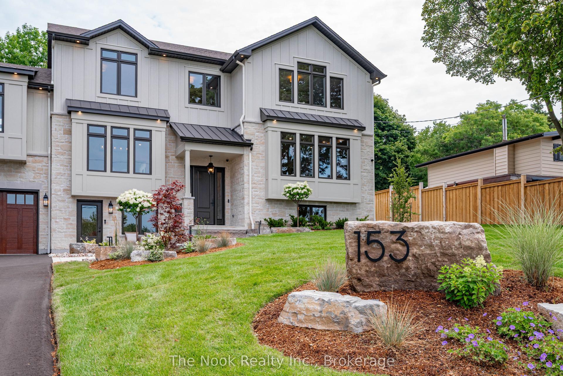 153 Elizabeth Crescent N, Whitby — Detached for sale, photo 1