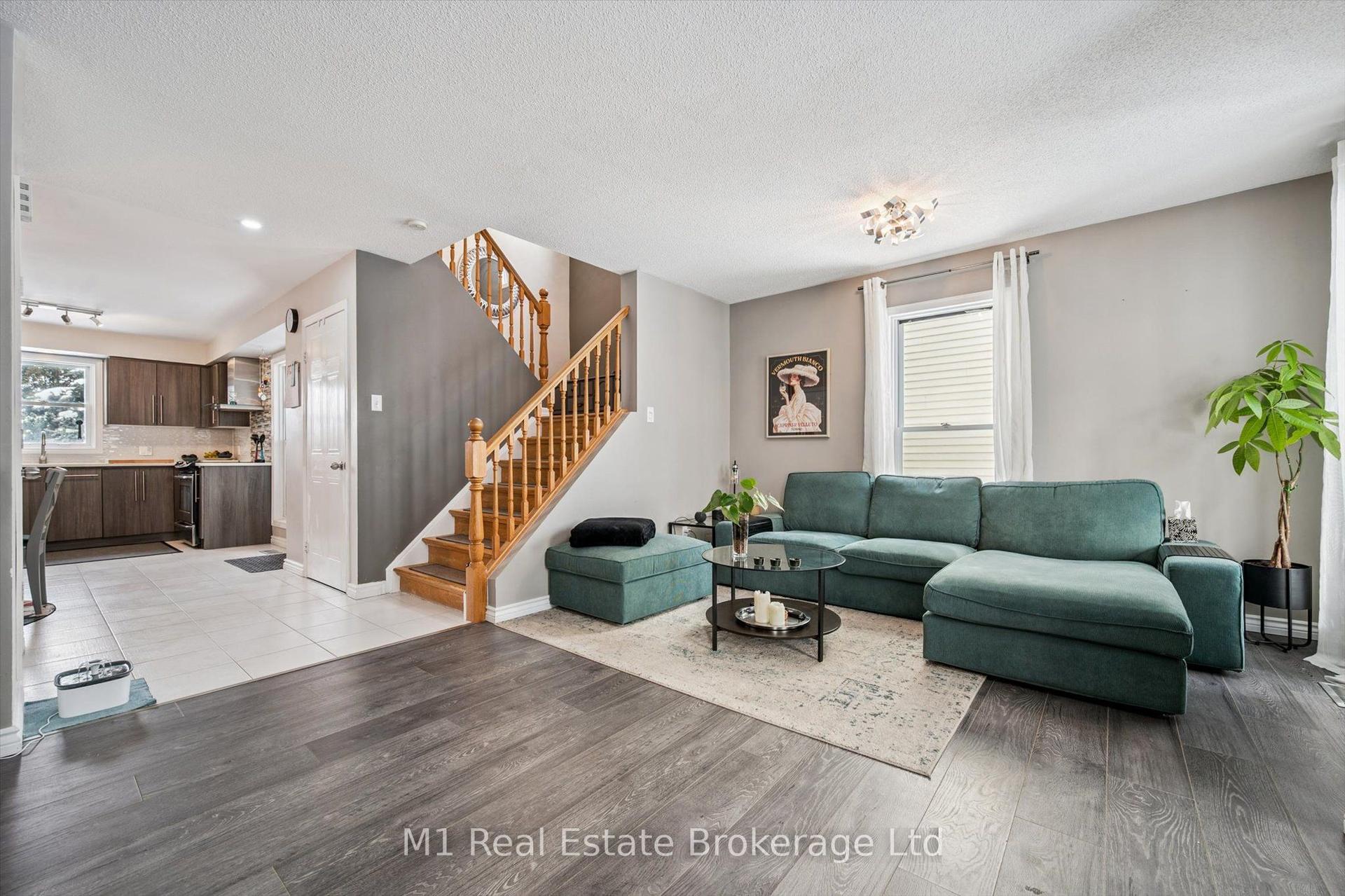 668 Jacob Lane — photo 1