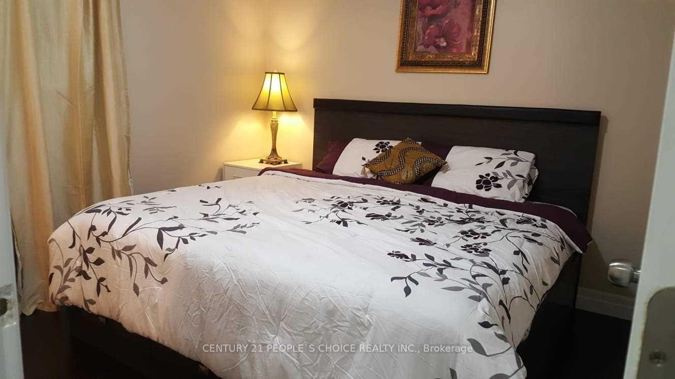 186 Maurice Drive Upper #Upper — photo 1