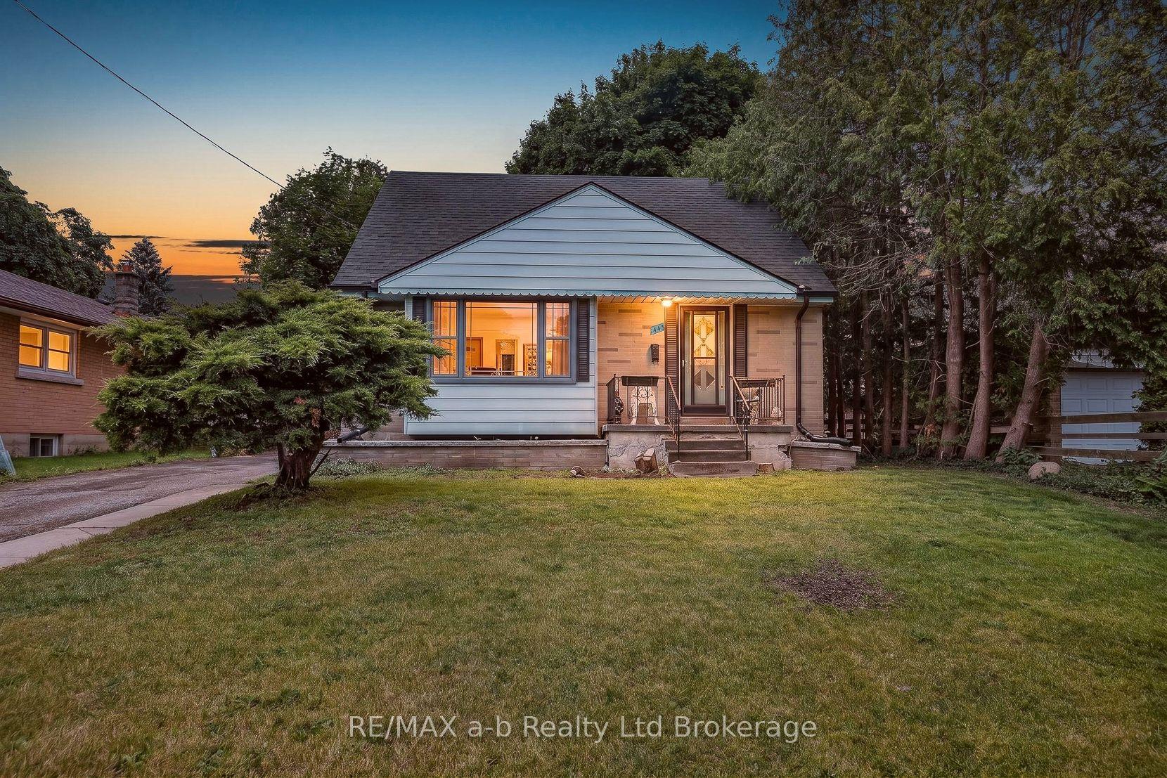 443 Rivercrest Drive — photo 1