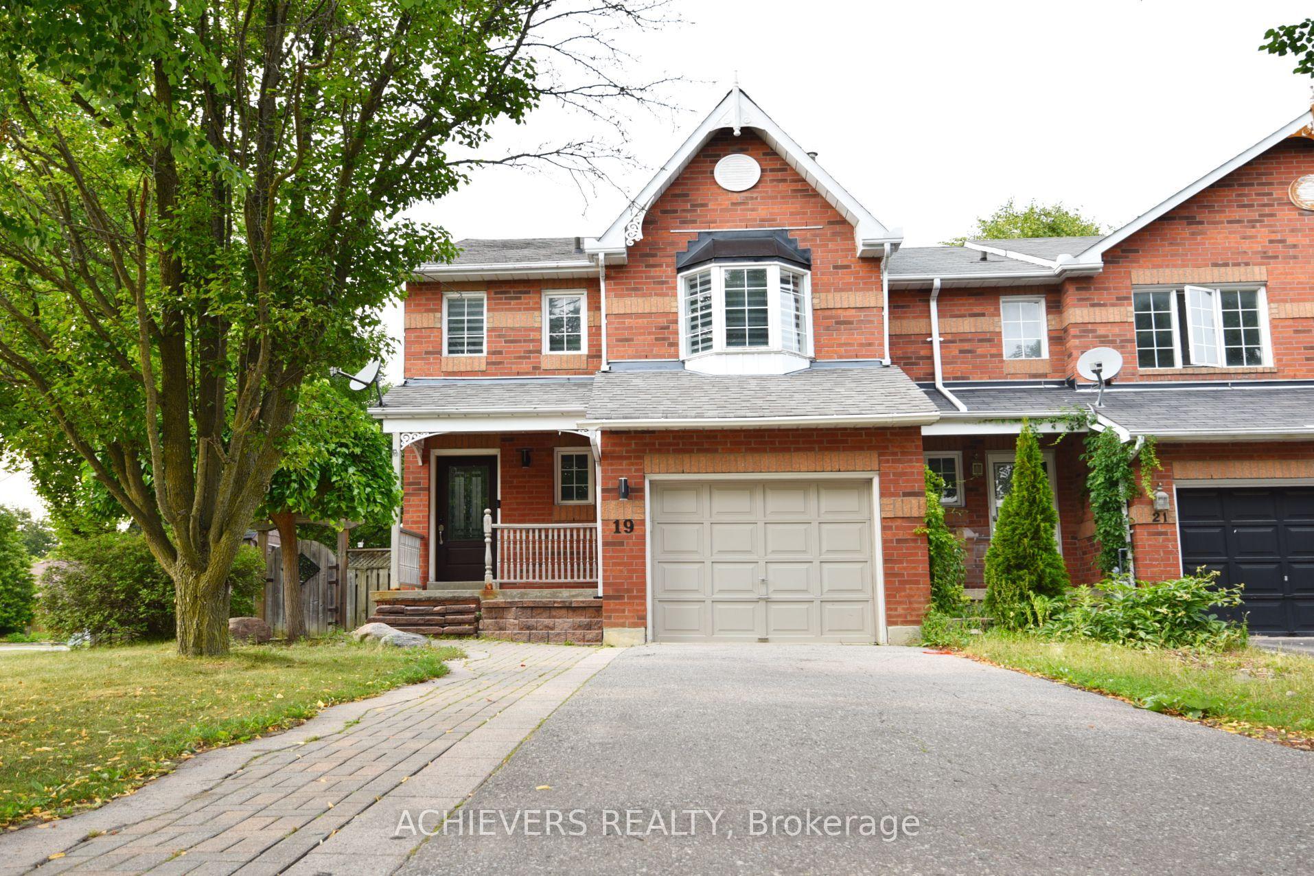 19 Mccullock Crescent, Ajax — Townhouse for sale, photo 1