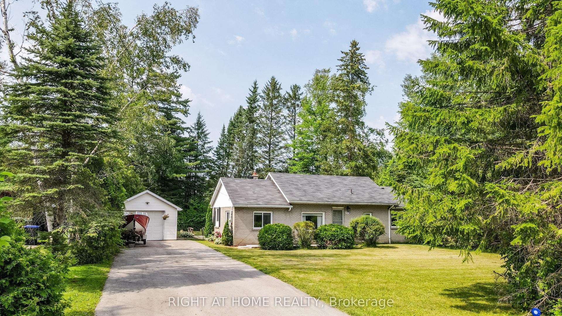 774 James Street, Innisfil — Detached for sale, photo 1