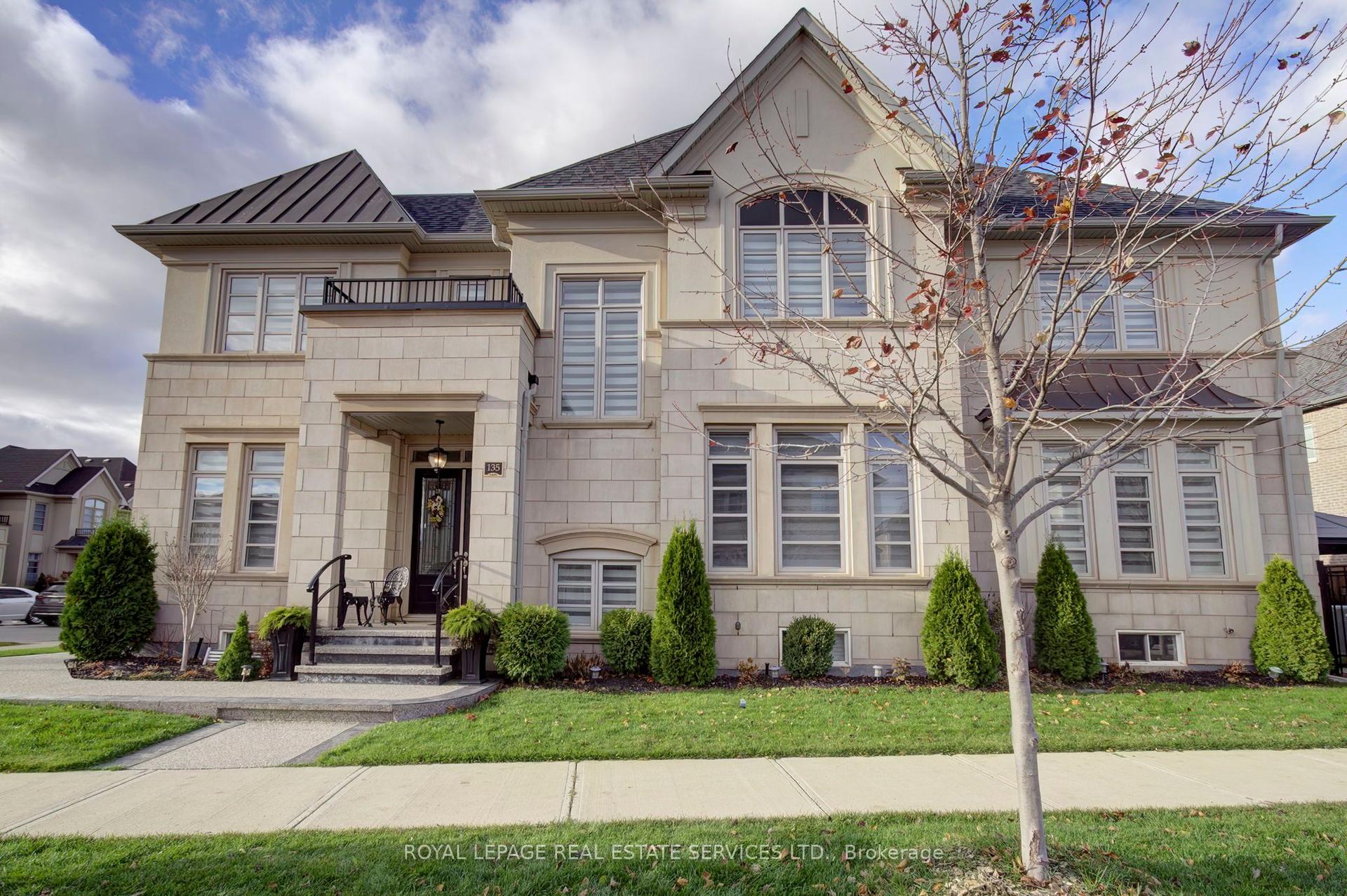 135 Zachary Crescent, Oakville — Townhouse for sale, photo 1