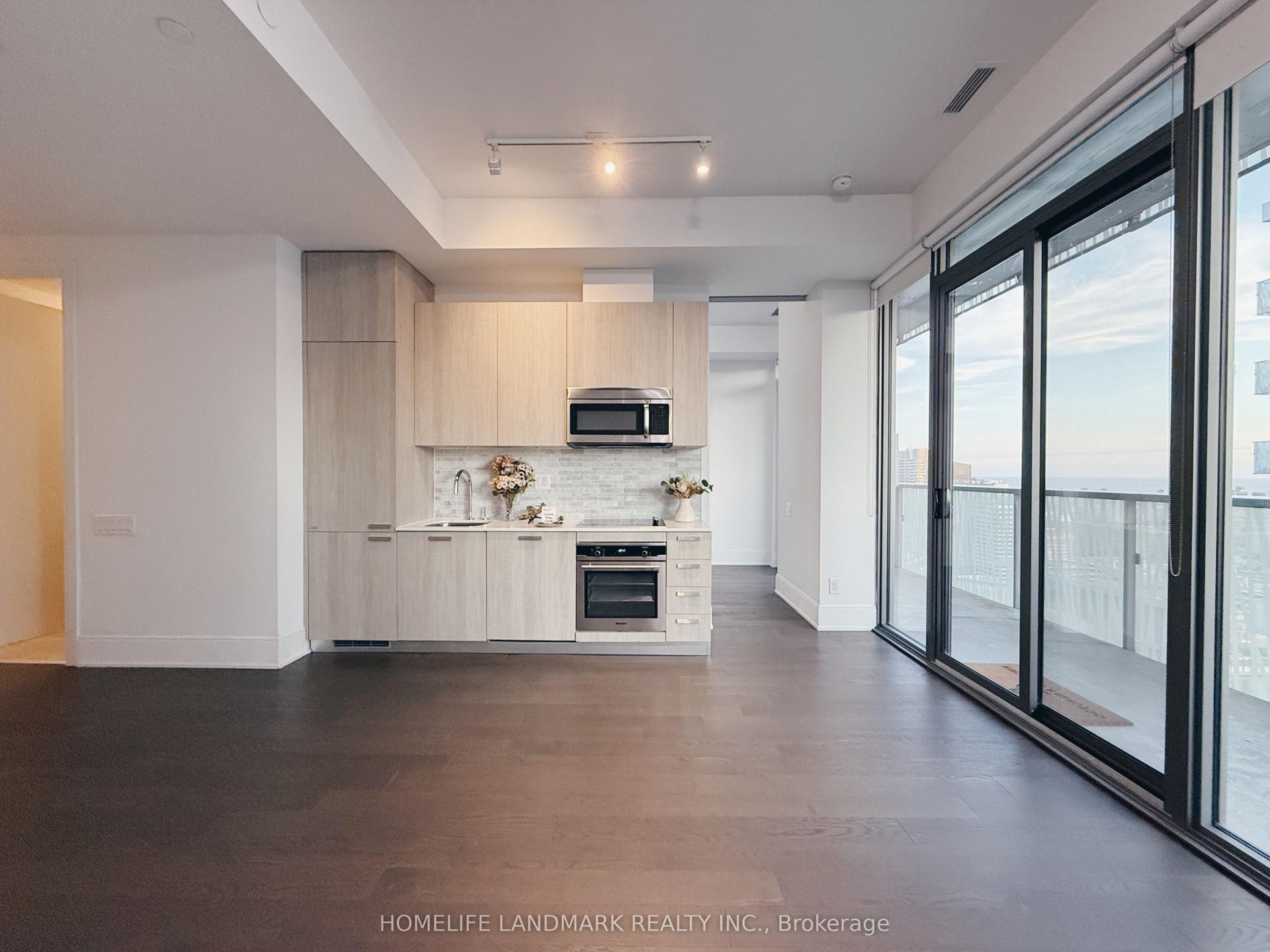 50 Charles Street E LPH5304 #LPH5304 — photo 1